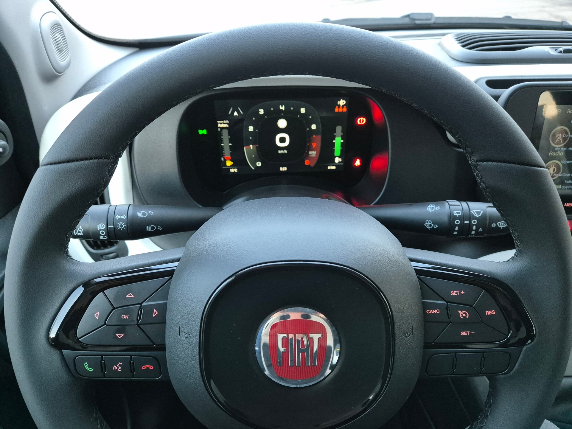 FIAT Panda 1.0 MHEV Cross-image-10