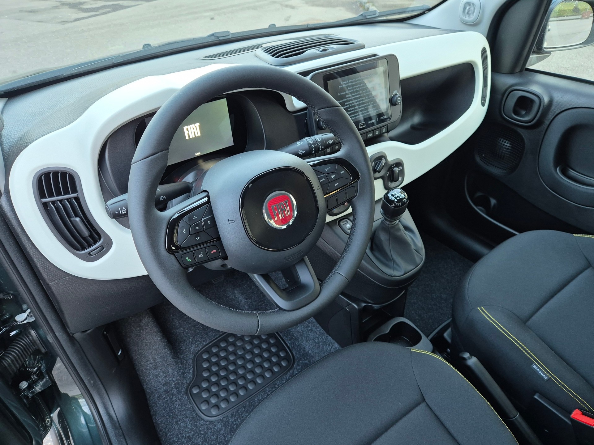 FIAT Panda 1.0 MHEV Cross-image-8