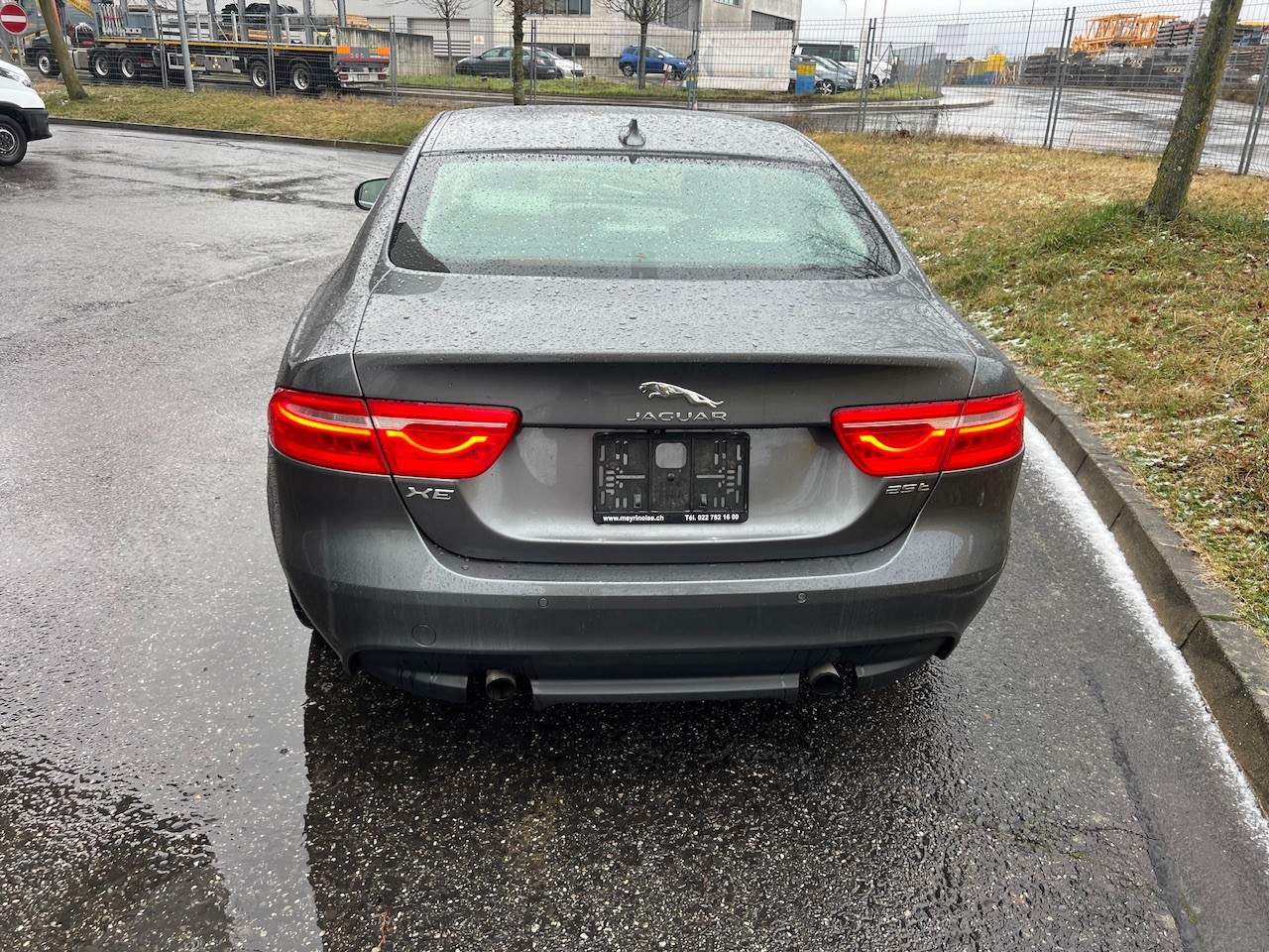 JAGUAR XE 25t 2.0 Prestige Automatic-image-4