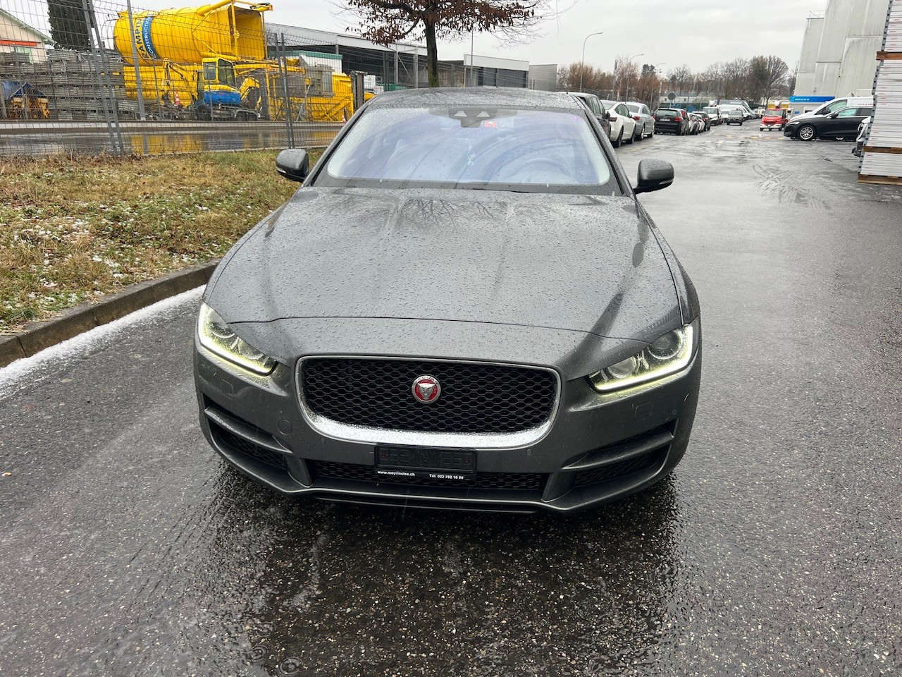 JAGUAR XE 25t 2.0 Prestige Automatic-image-1