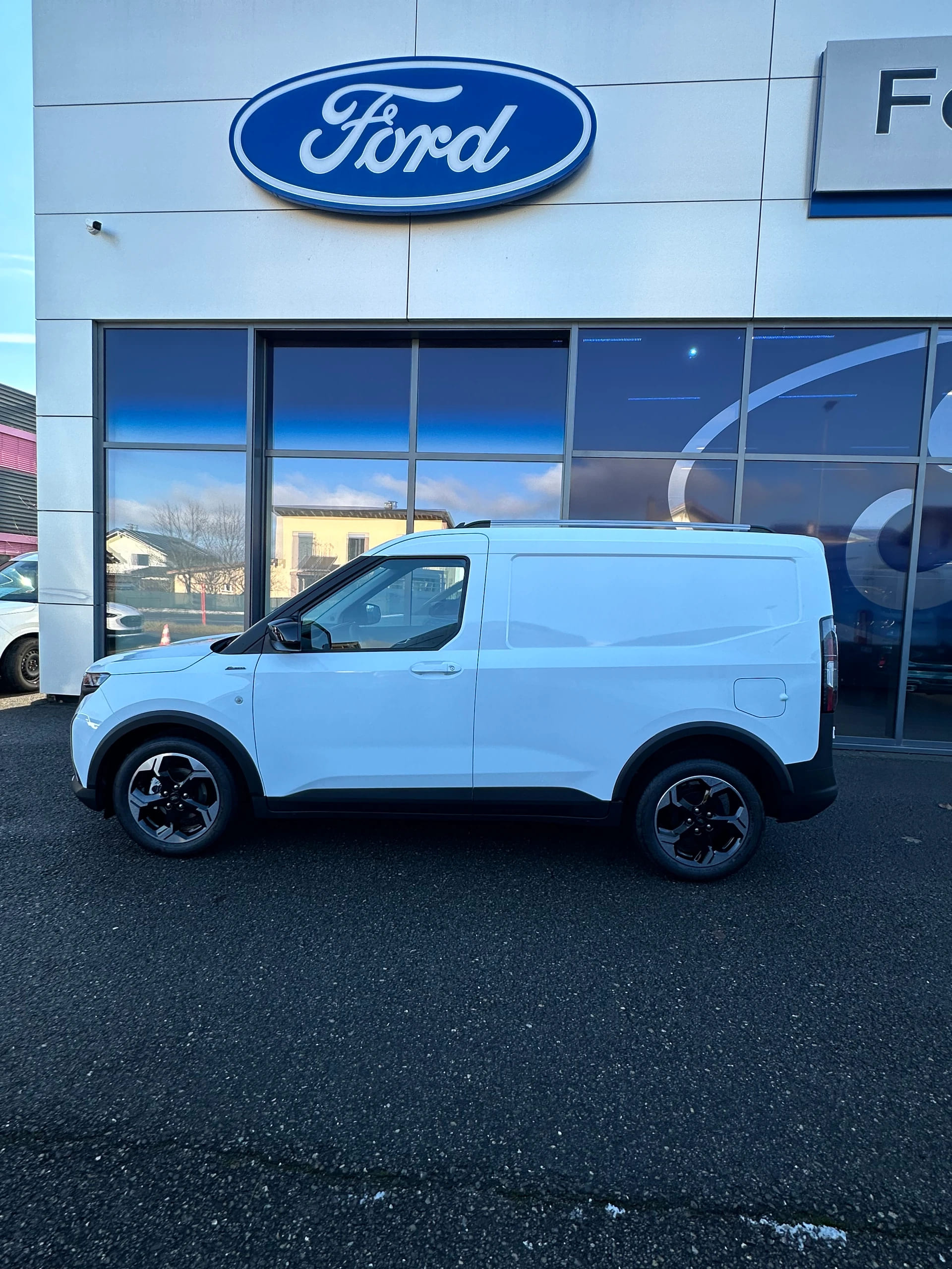 FORD Transit Courier van 1.0 EcoBoost Active-image-2