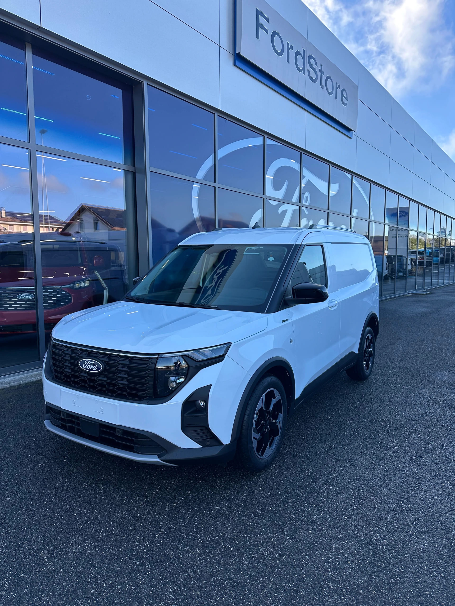 FORD Transit Courier van 1.0 EcoBoost Active-image-1