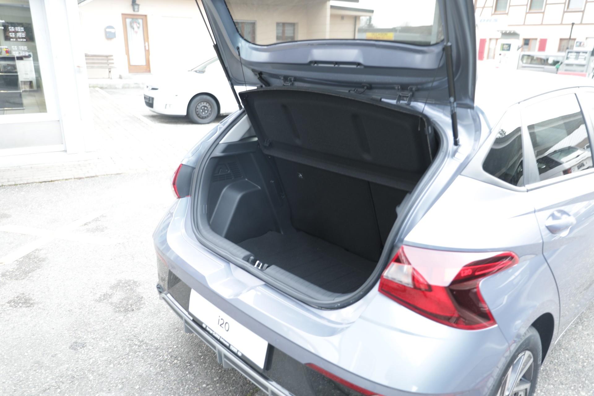 HYUNDAI i20 1.0 T-GDi Amplia-image-23