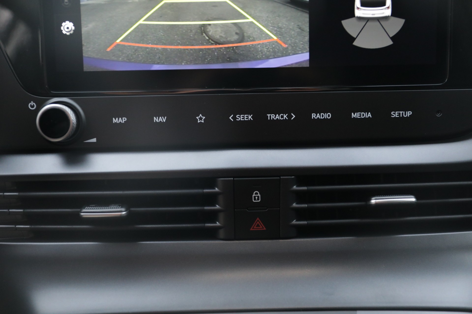 HYUNDAI i20 1.0 T-GDi Amplia-image-15