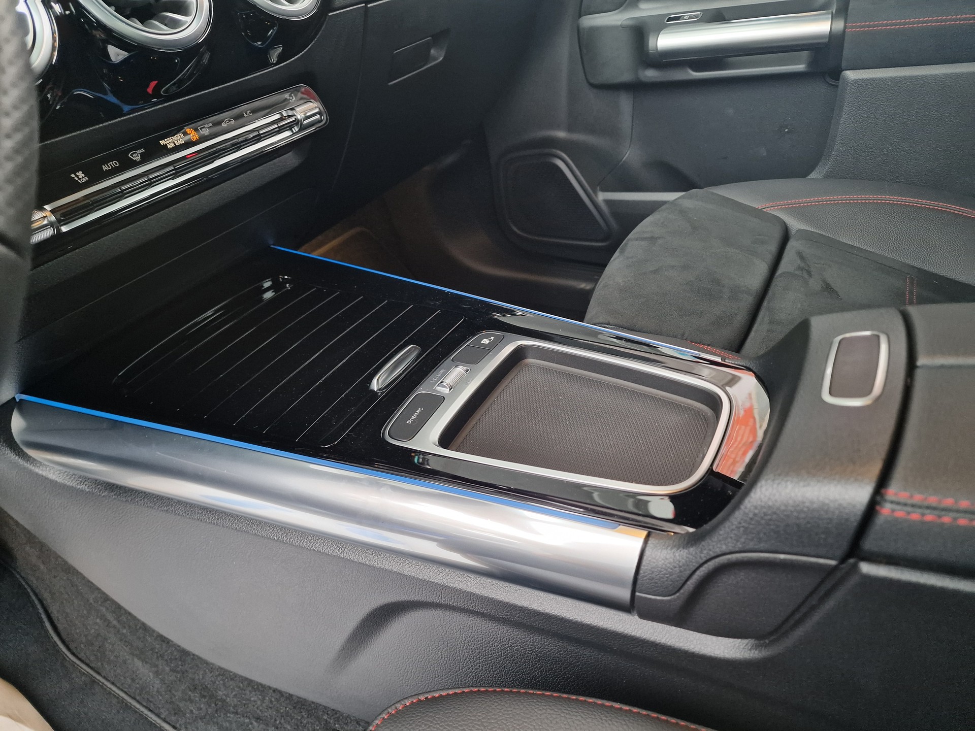 MERCEDES-BENZ GLA 220 4Matic 8G-DCT AMG Line 8xAlu Multibeam-image-11