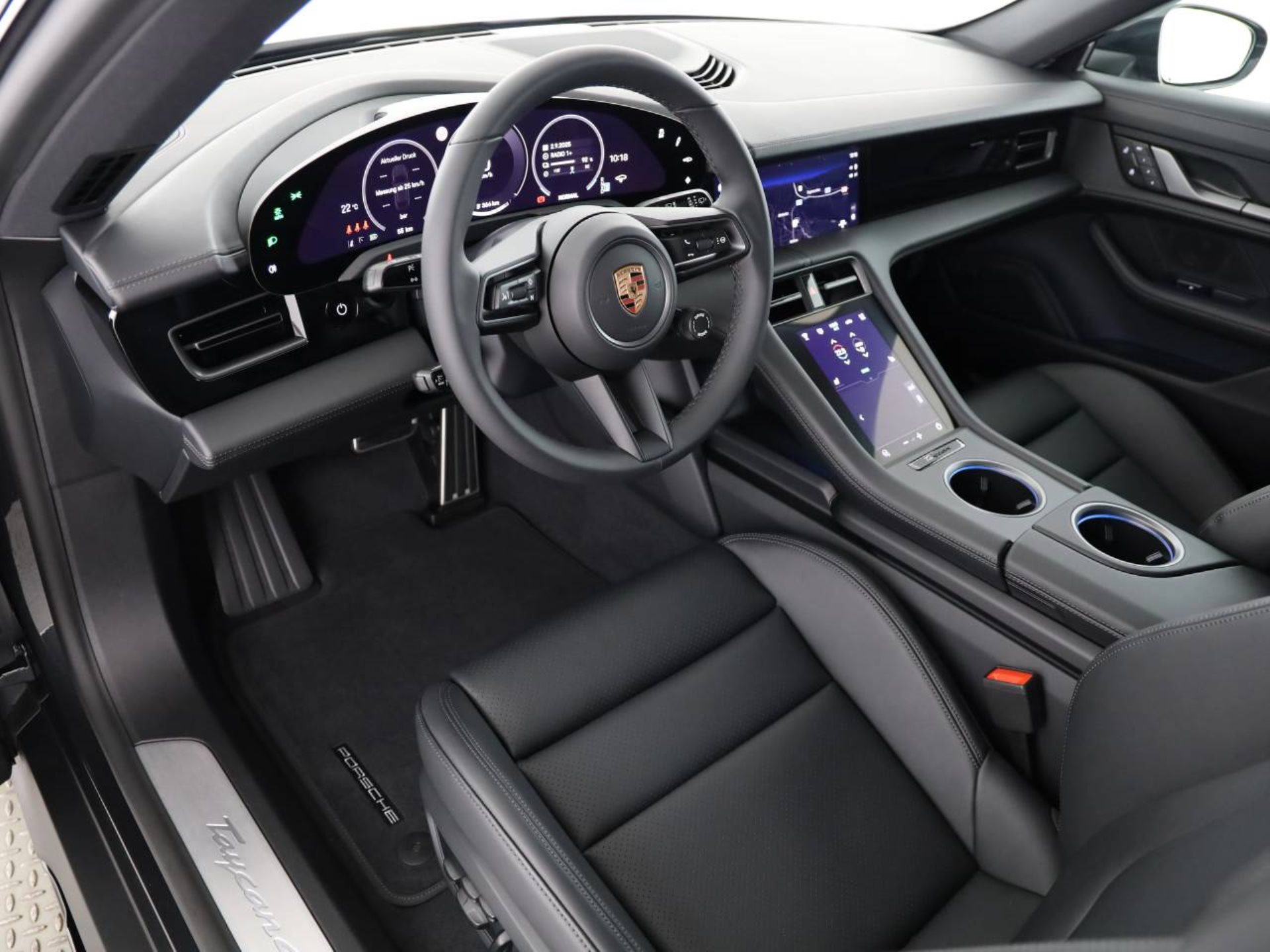 PORSCHE Taycan 4 Cross Turismo-image-3