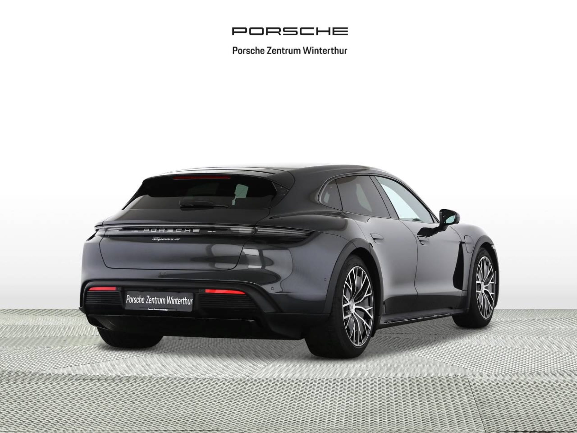 PORSCHE Taycan 4 Cross Turismo-image-2