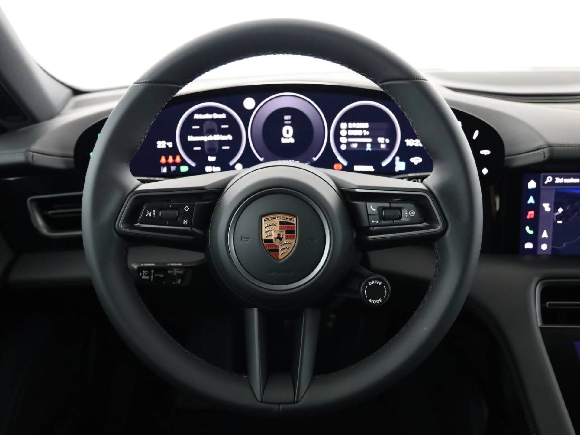 PORSCHE Taycan 4 Cross Turismo-image-4