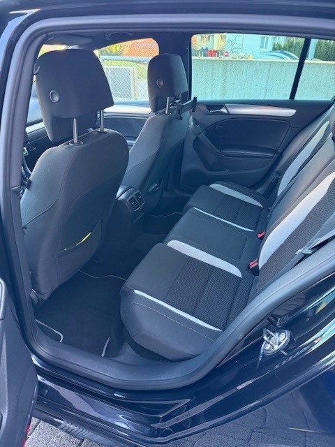 VW Golf 2.0 TSI R 4Motion-image-7