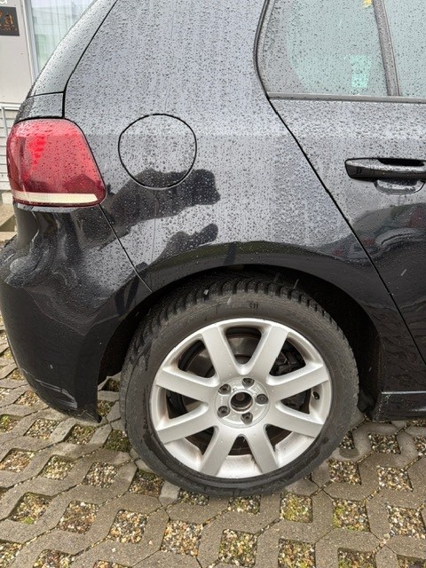 VW Golf 2.0 TSI R 4Motion-image-12