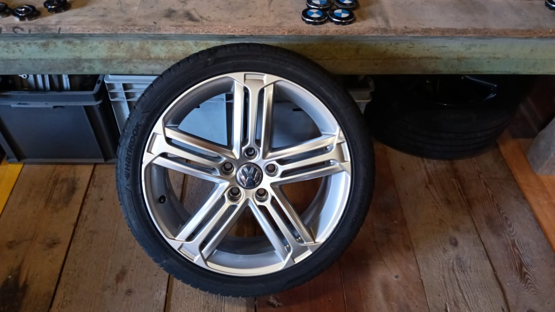 VW Golf 2.0 TSI R 4Motion-image-16