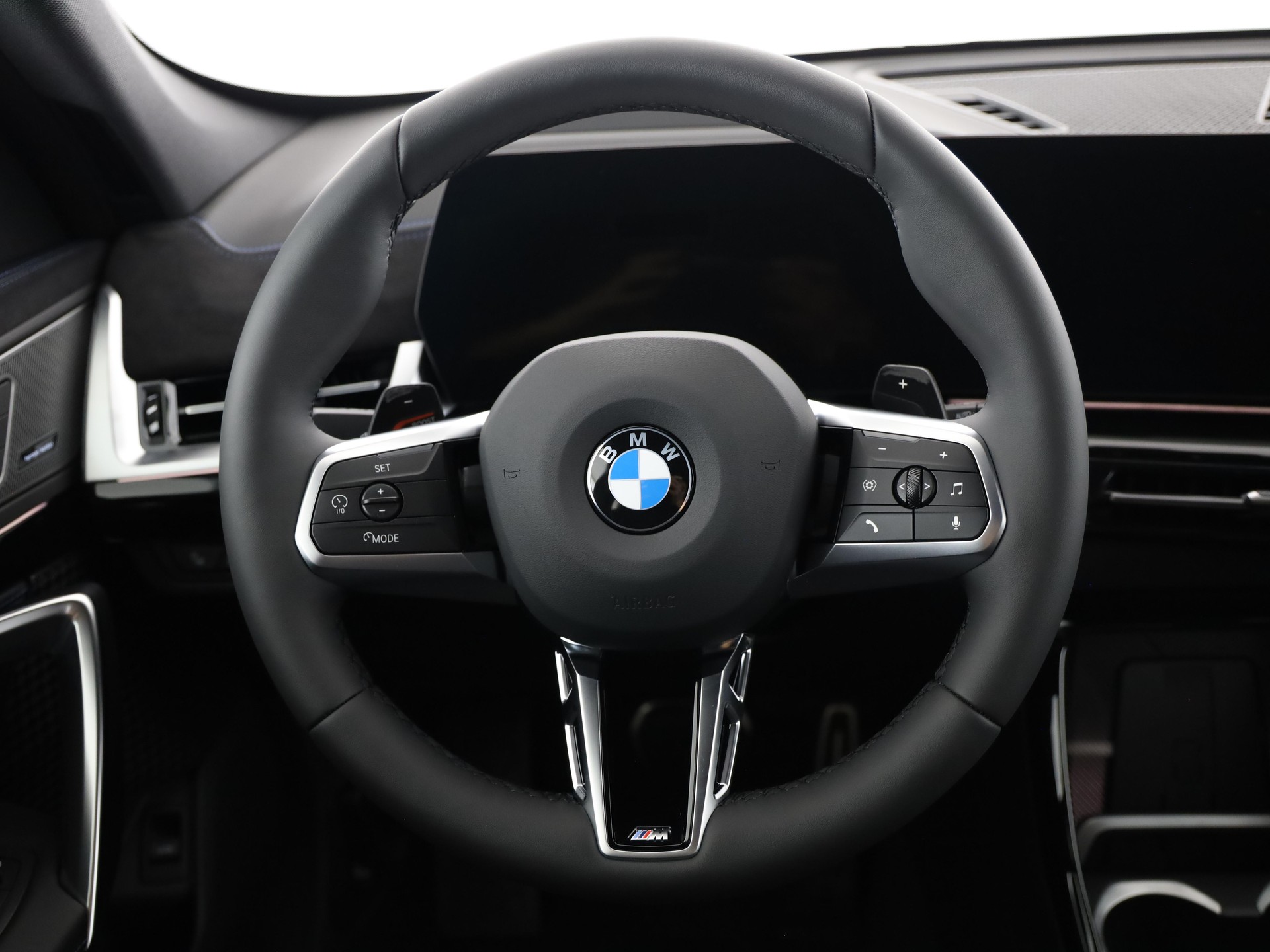 BMW X1 23d xDrive paddles-image-18