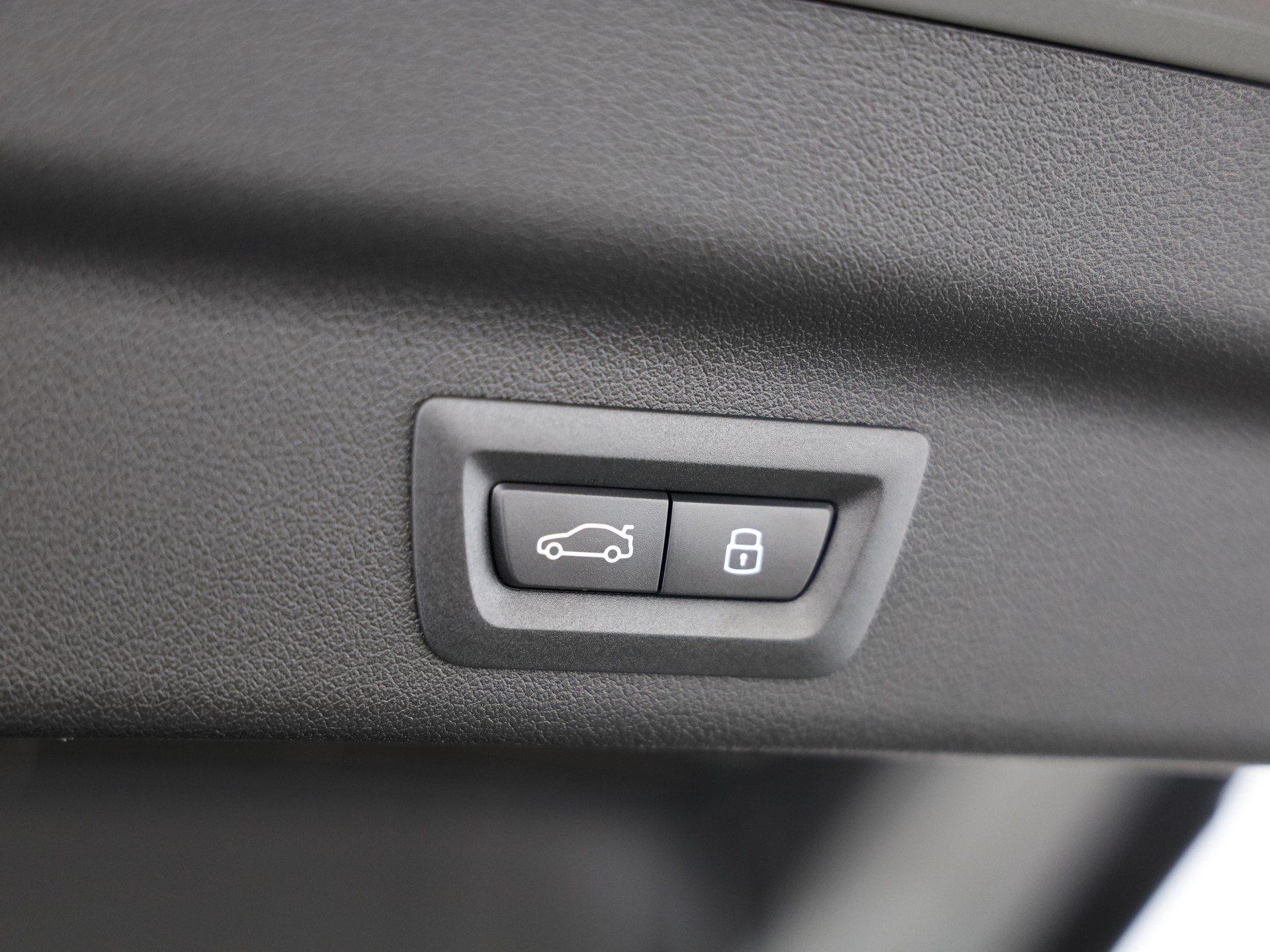 BMW X1 23d xDrive paddles-image-8