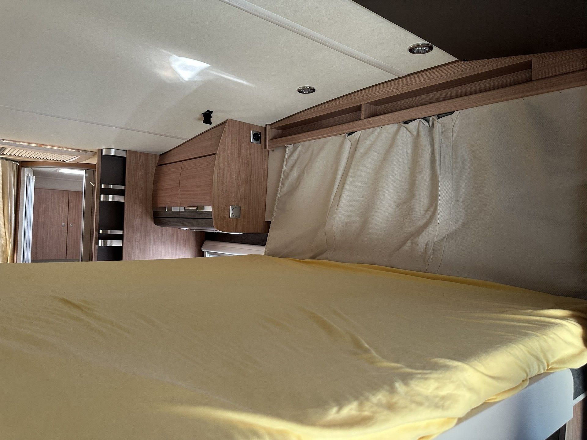KNAUS 650MF-image-14