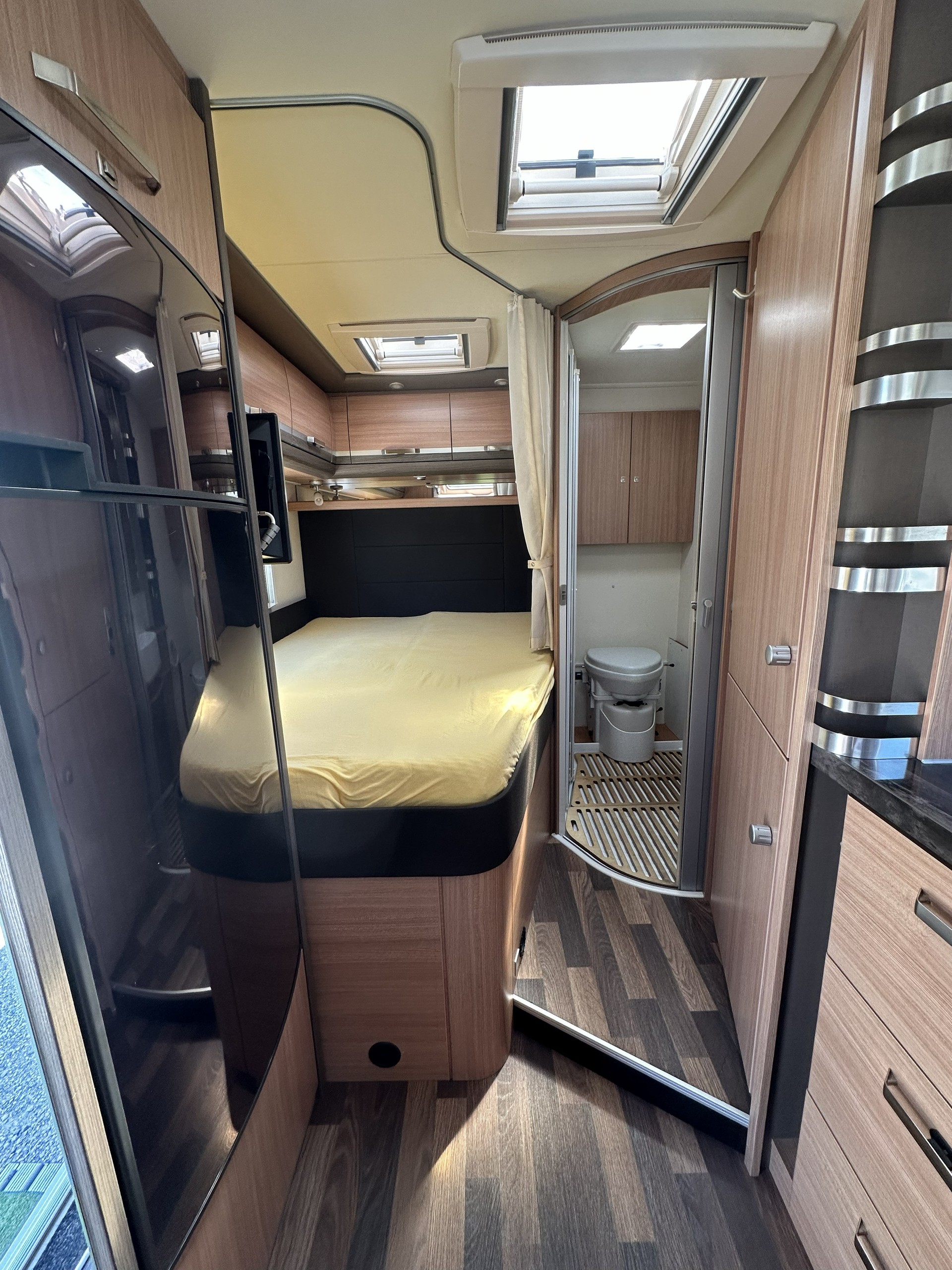 KNAUS 650MF-image-10