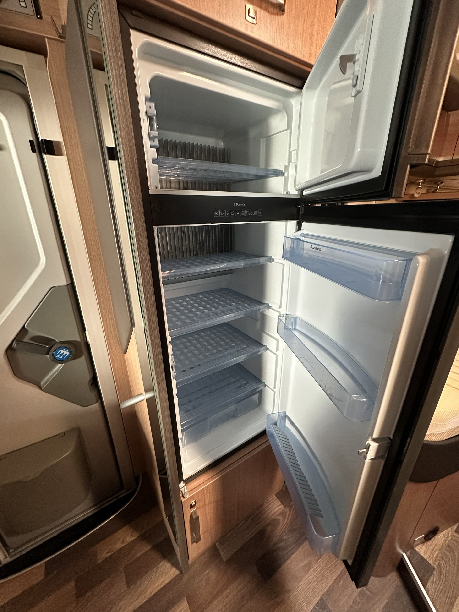 KNAUS 650MF-image-17