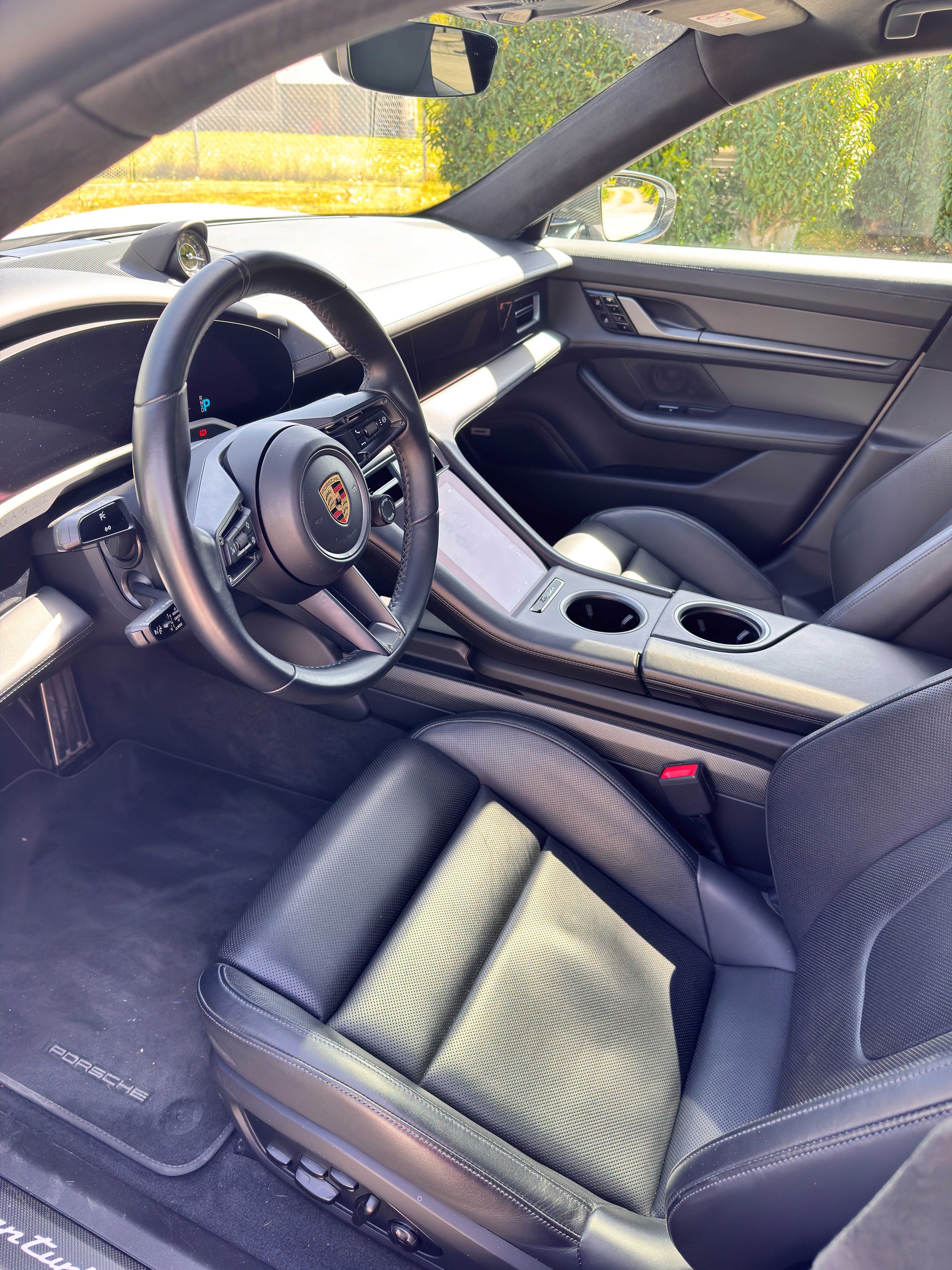 PORSCHE Taycan Turbo S-image-4