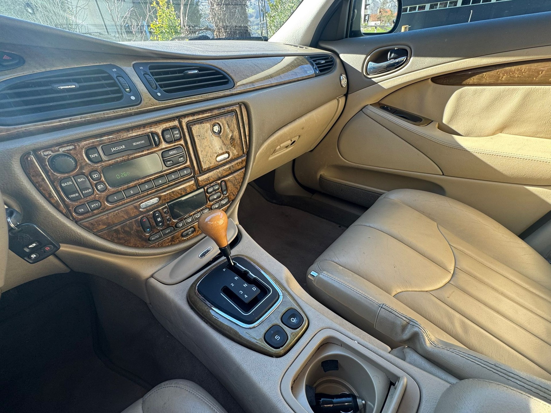 JAGUAR S-Type Sport 4.0 V8-image-9