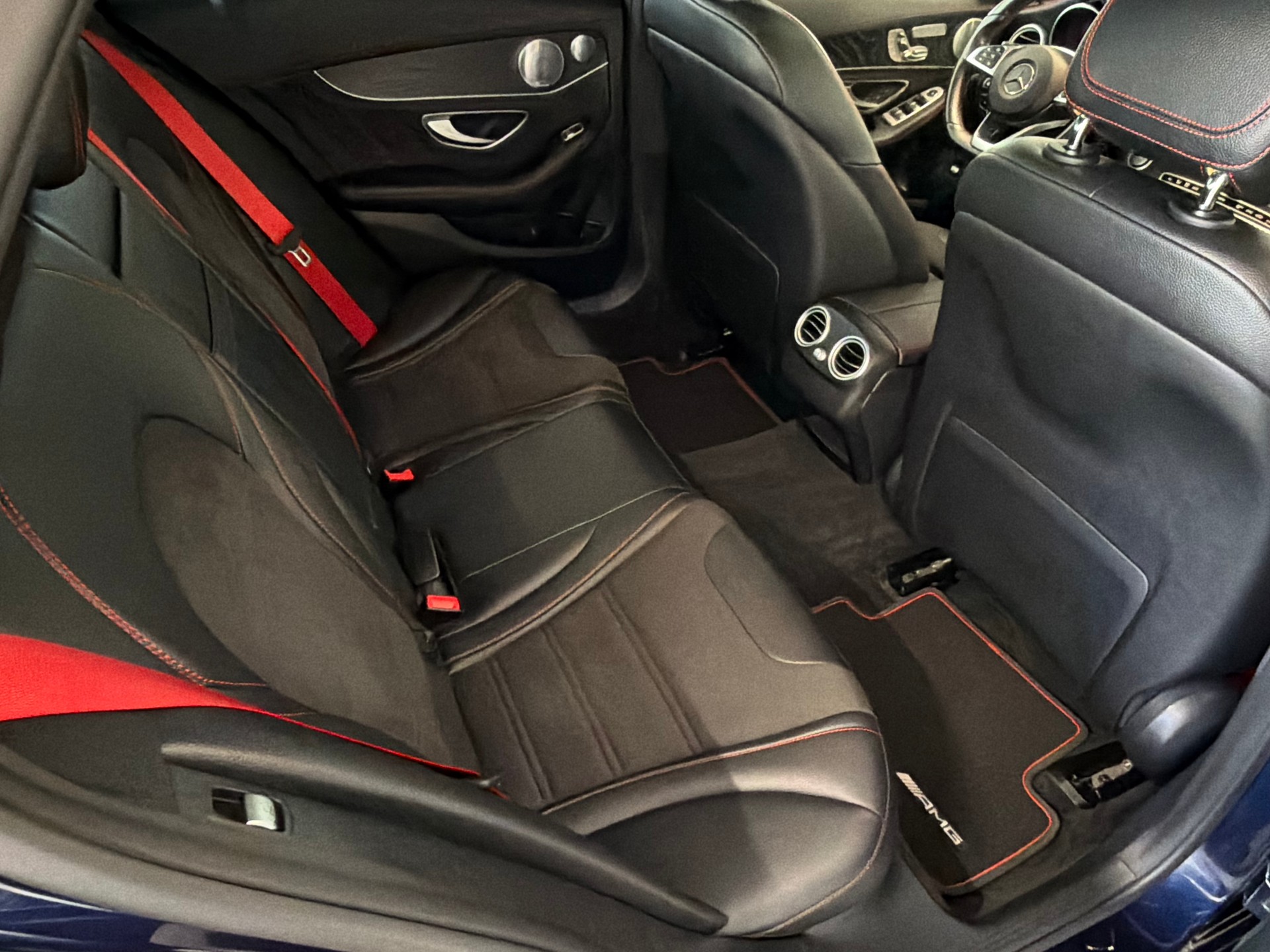 MERCEDES-BENZ C 43 AMG 4Matic 9G-Tronic-image-12