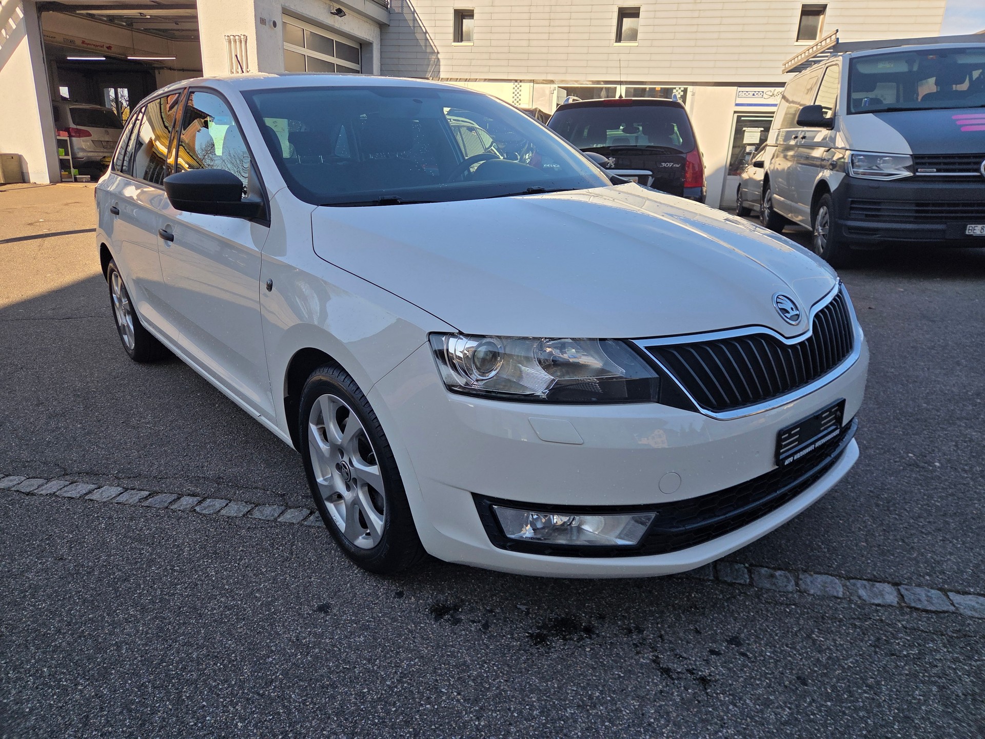SKODA Rapid Spaceback 1.4 TSI Active DSG-image-1