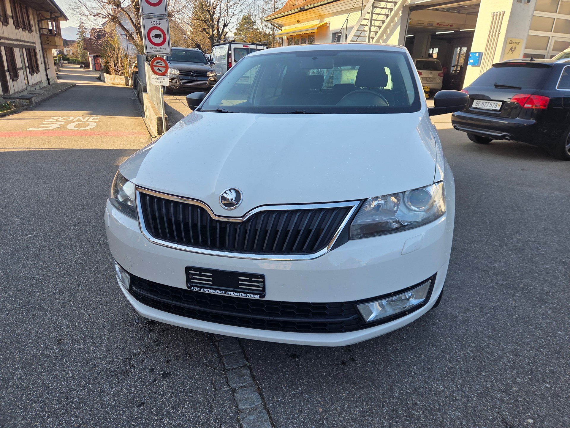 SKODA Rapid Spaceback 1.4 TSI Active DSG-image-2