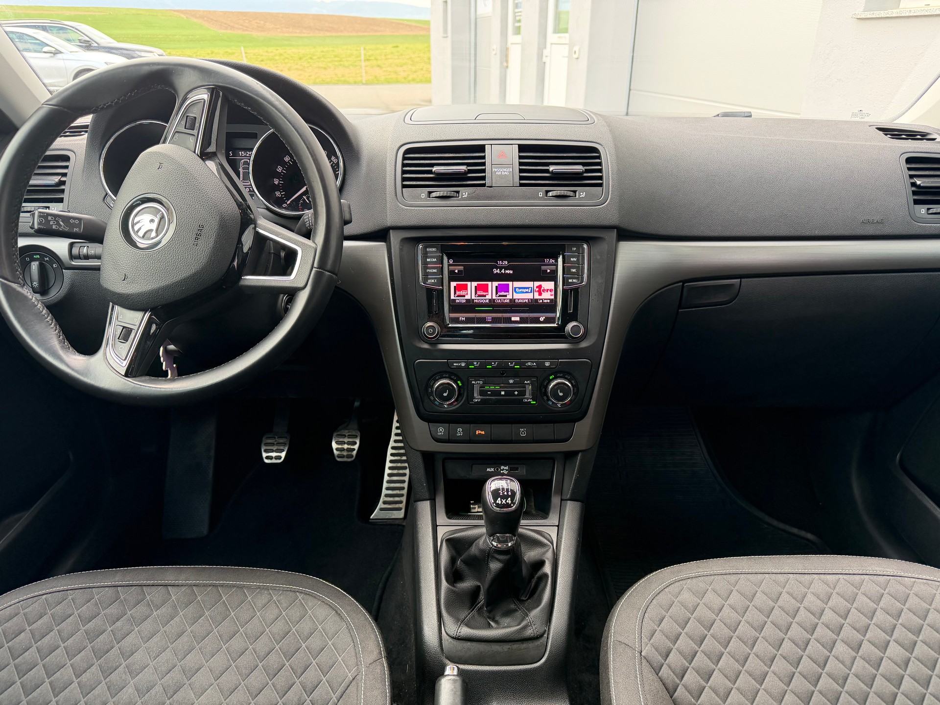 SKODA Yeti 1.4 TSI Outdoor Swiss Line 25 4x4-image-9