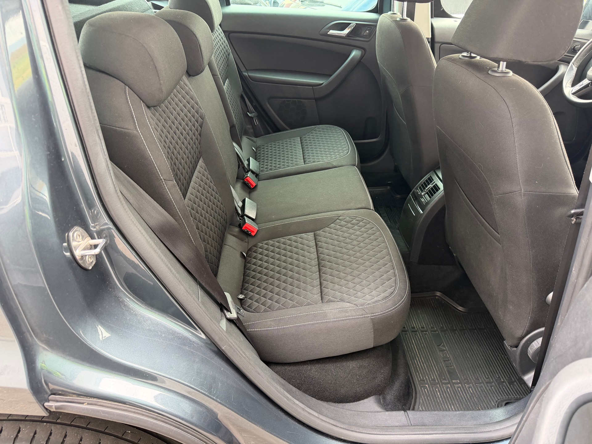 SKODA Yeti 1.4 TSI Outdoor Swiss Line 25 4x4-image-11