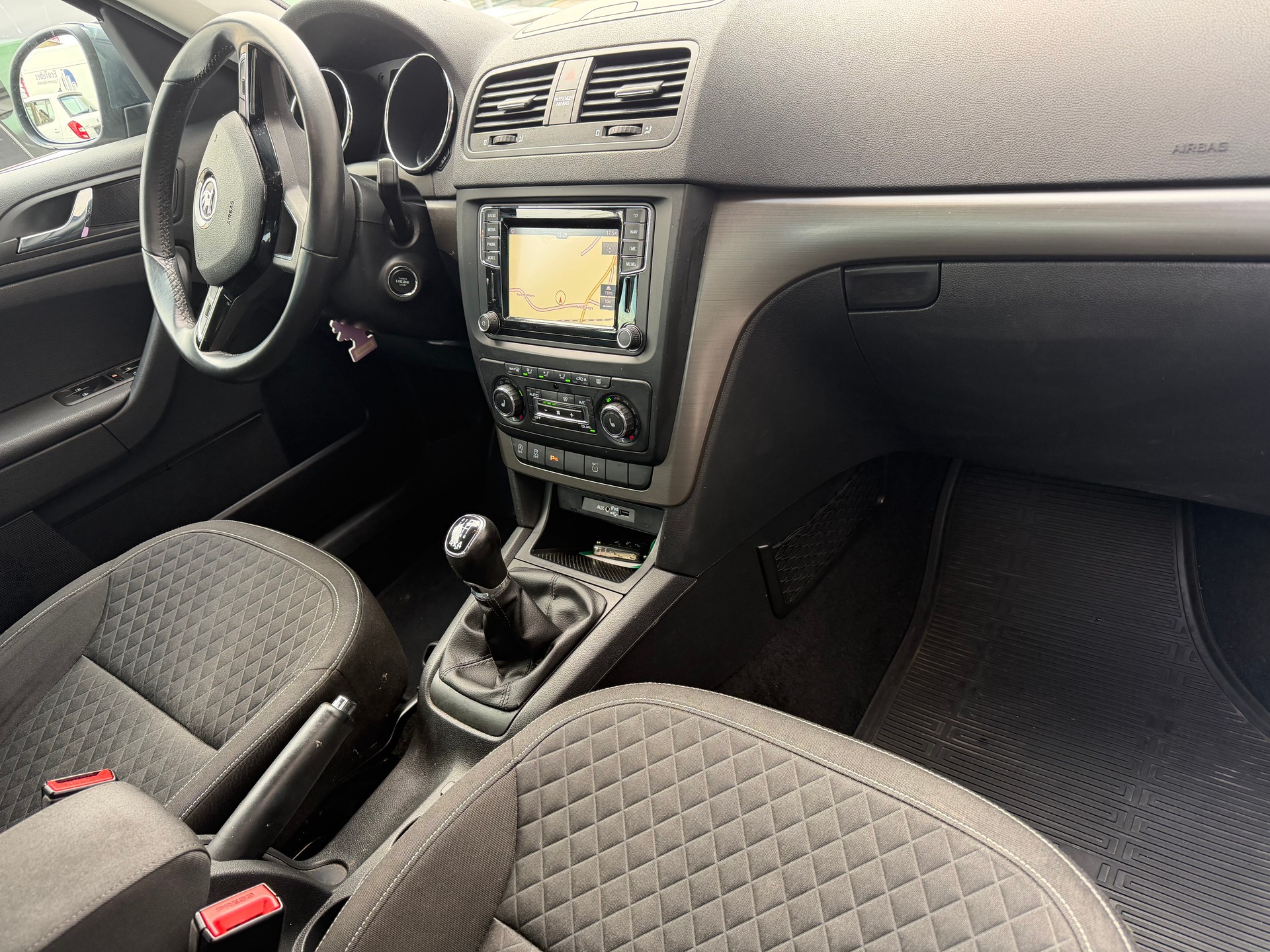 SKODA Yeti 1.4 TSI Outdoor Swiss Line 25 4x4-image-12