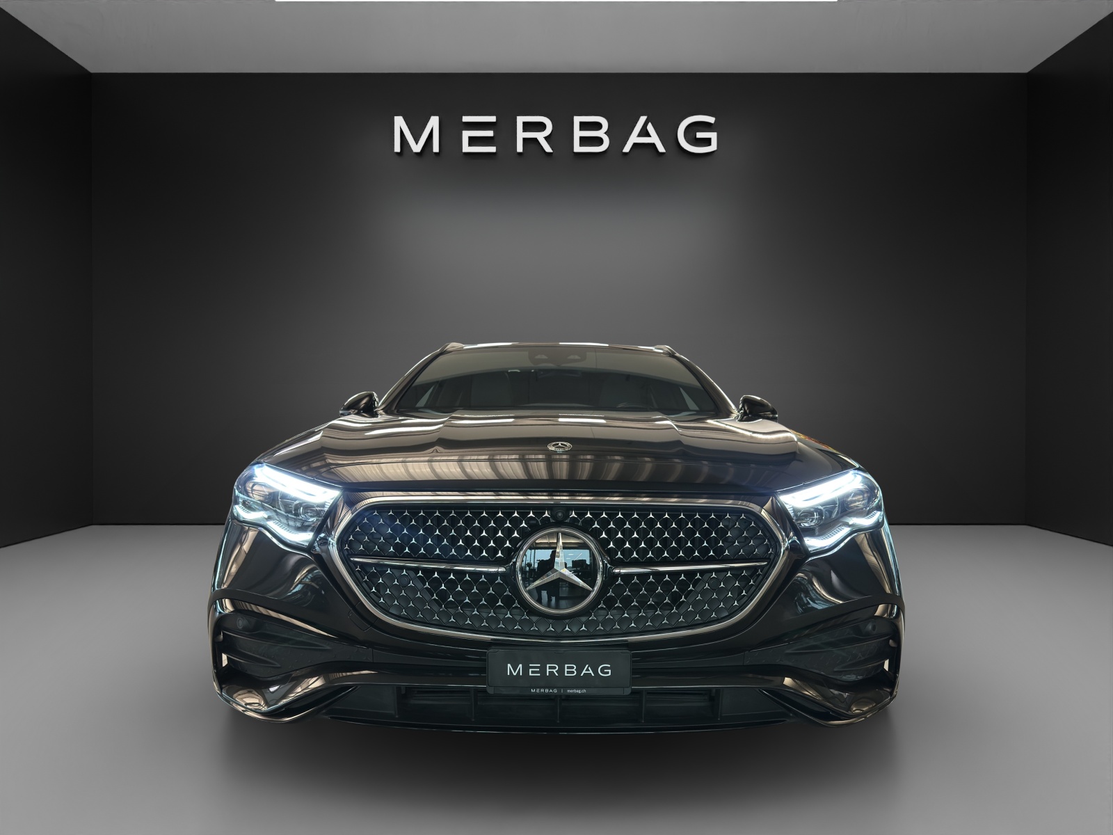 MERCEDES-BENZ E 220 d T 4M 9G-Tronic-image-1