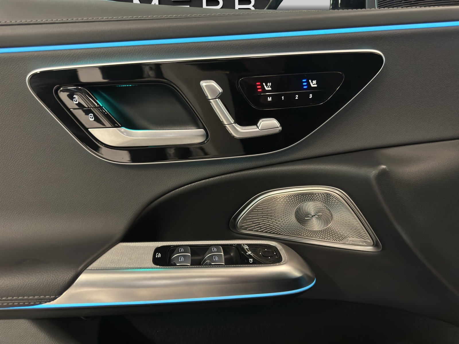 MERCEDES-BENZ E 220 d T 4M 9G-Tronic-image-12