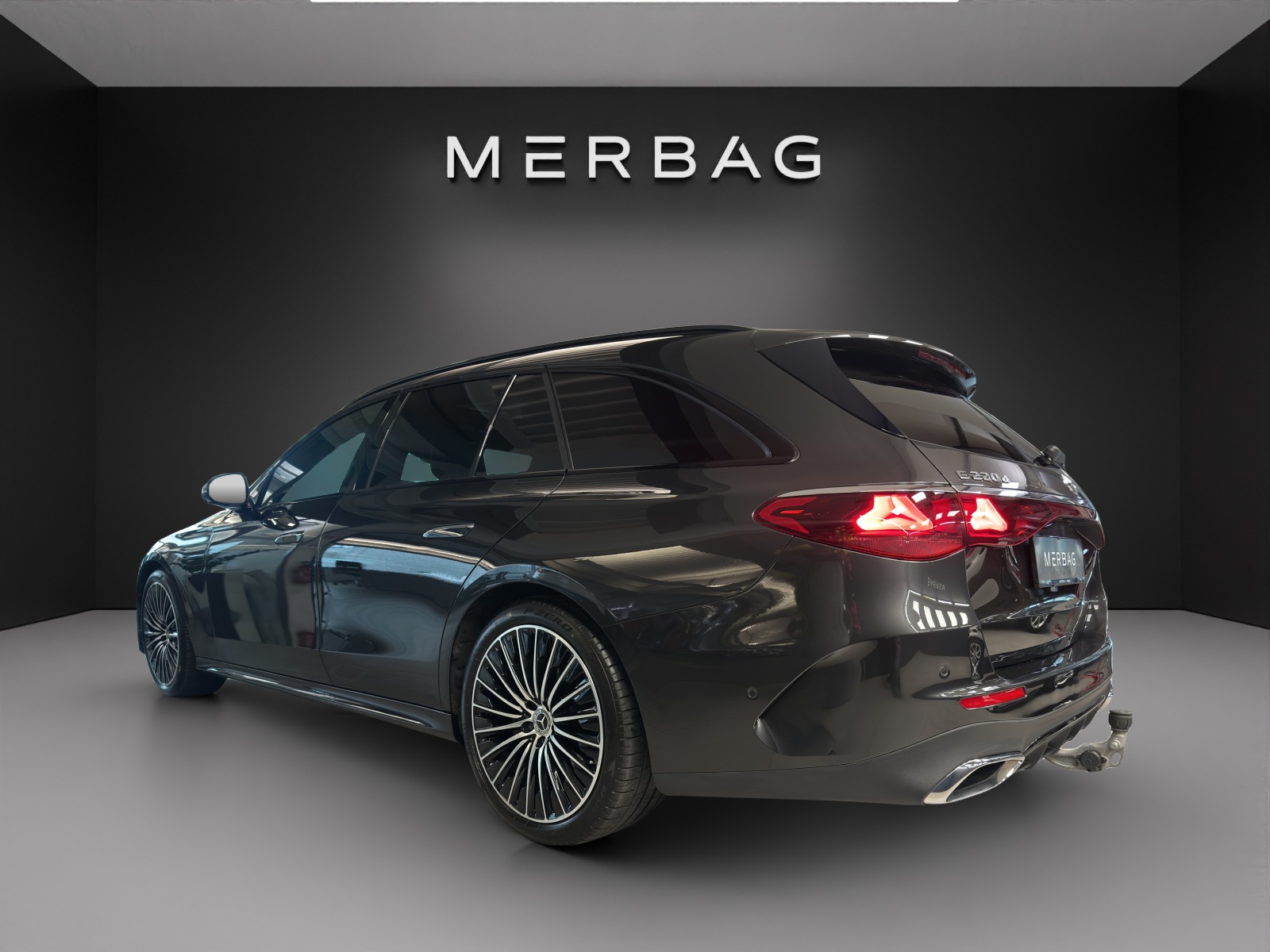 MERCEDES-BENZ E 220 d T 4M 9G-Tronic-image-3