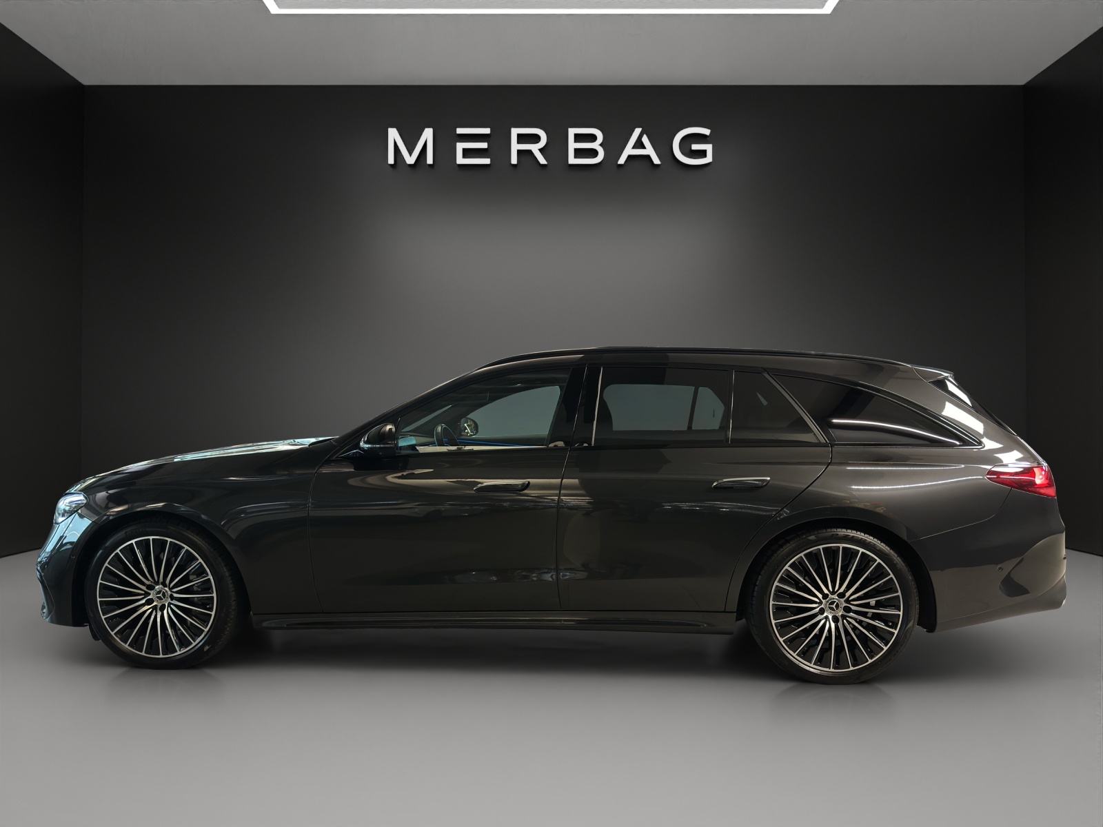 MERCEDES-BENZ E 220 d T 4M 9G-Tronic-image-2