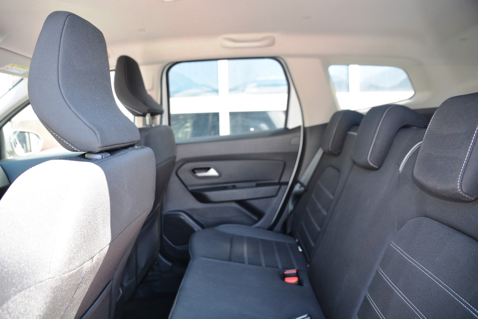 DACIA Duster TCe 150 Prestige 4x4-image-15