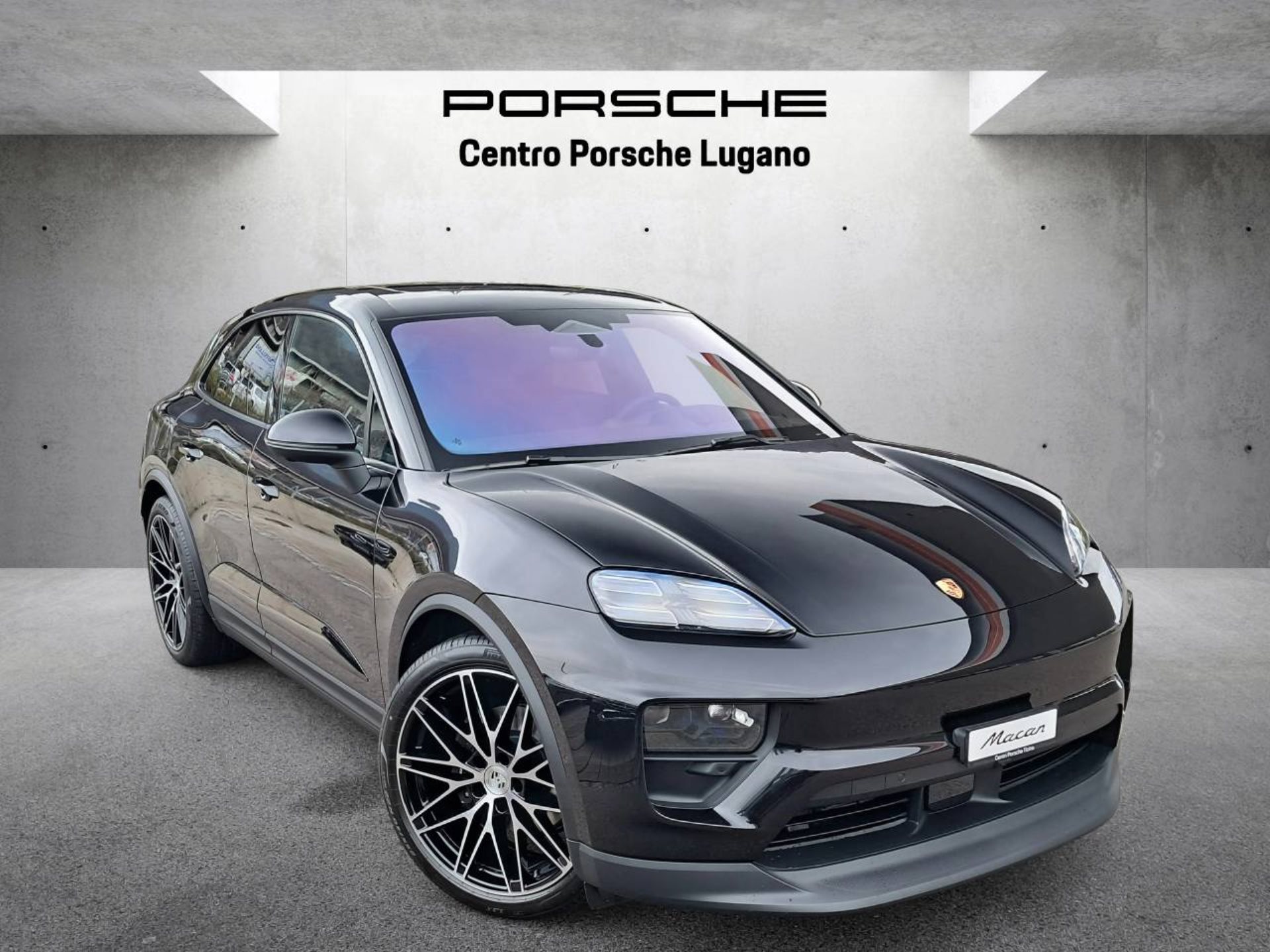 PORSCHE Macan 4-image-0