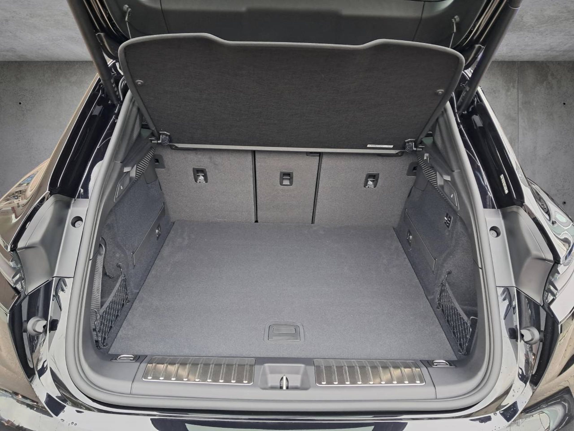 PORSCHE Macan 4-image-23