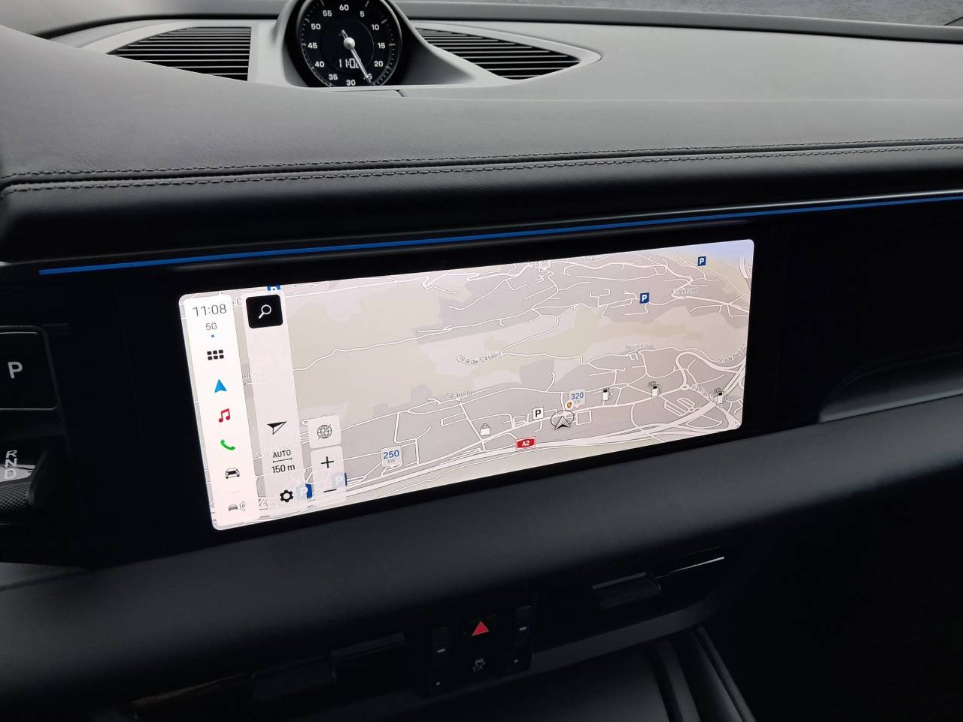 PORSCHE Macan 4-image-21