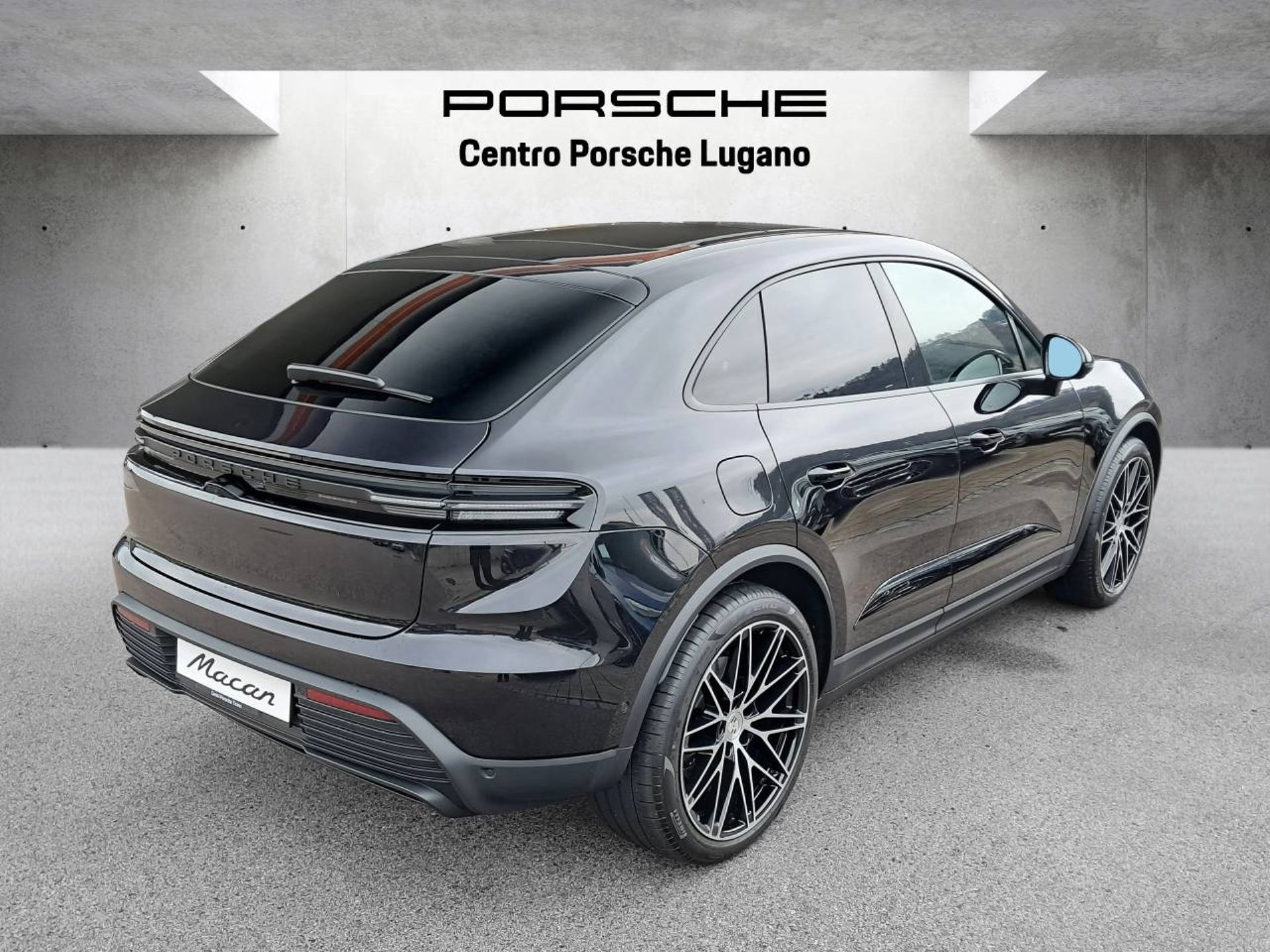 PORSCHE Macan 4-image-7