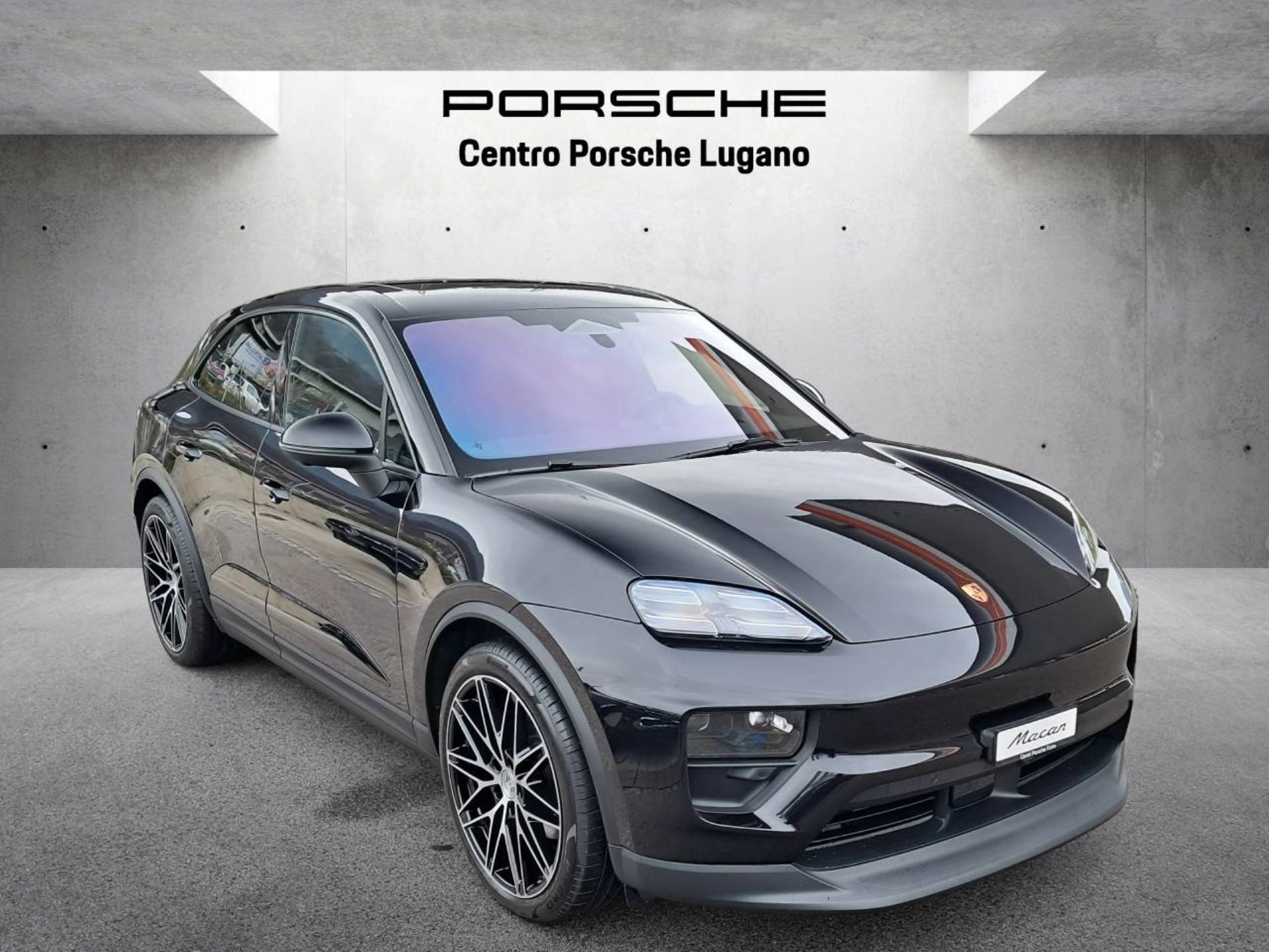 PORSCHE Macan 4-image-5