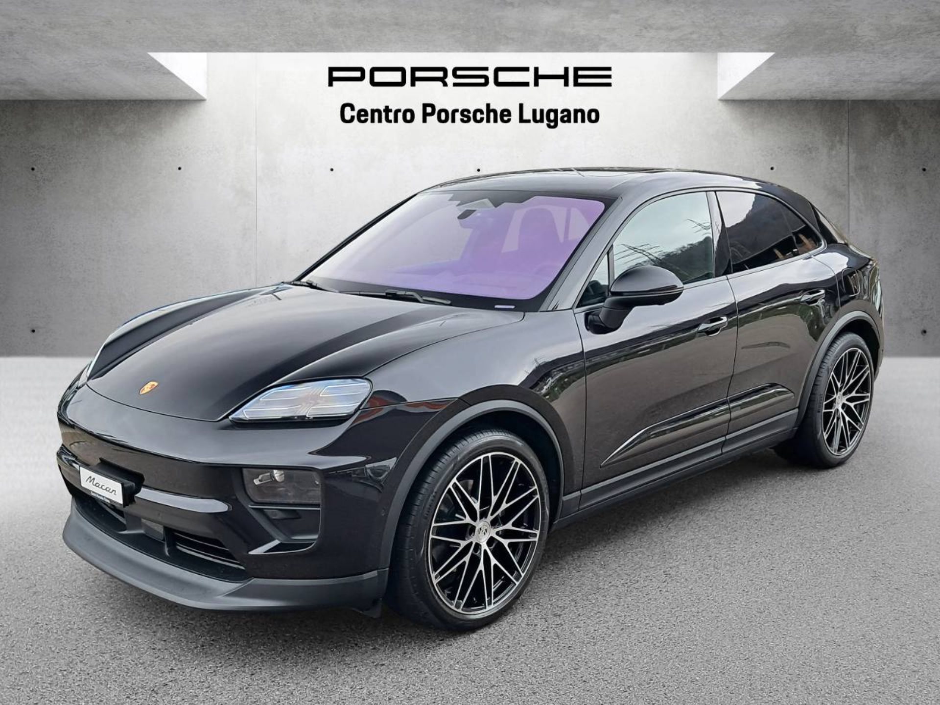 PORSCHE Macan 4-image-8