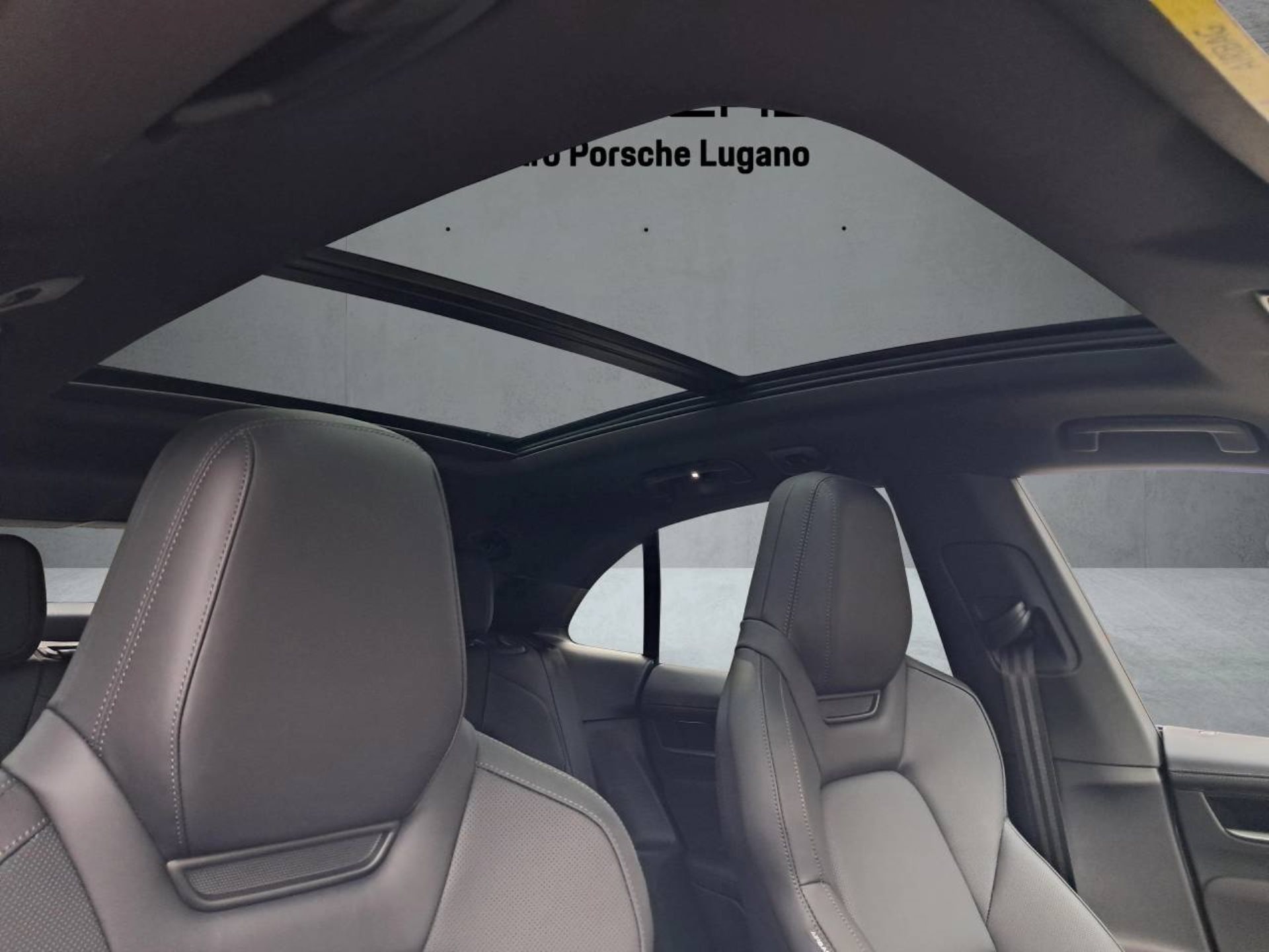 PORSCHE Macan 4-image-19