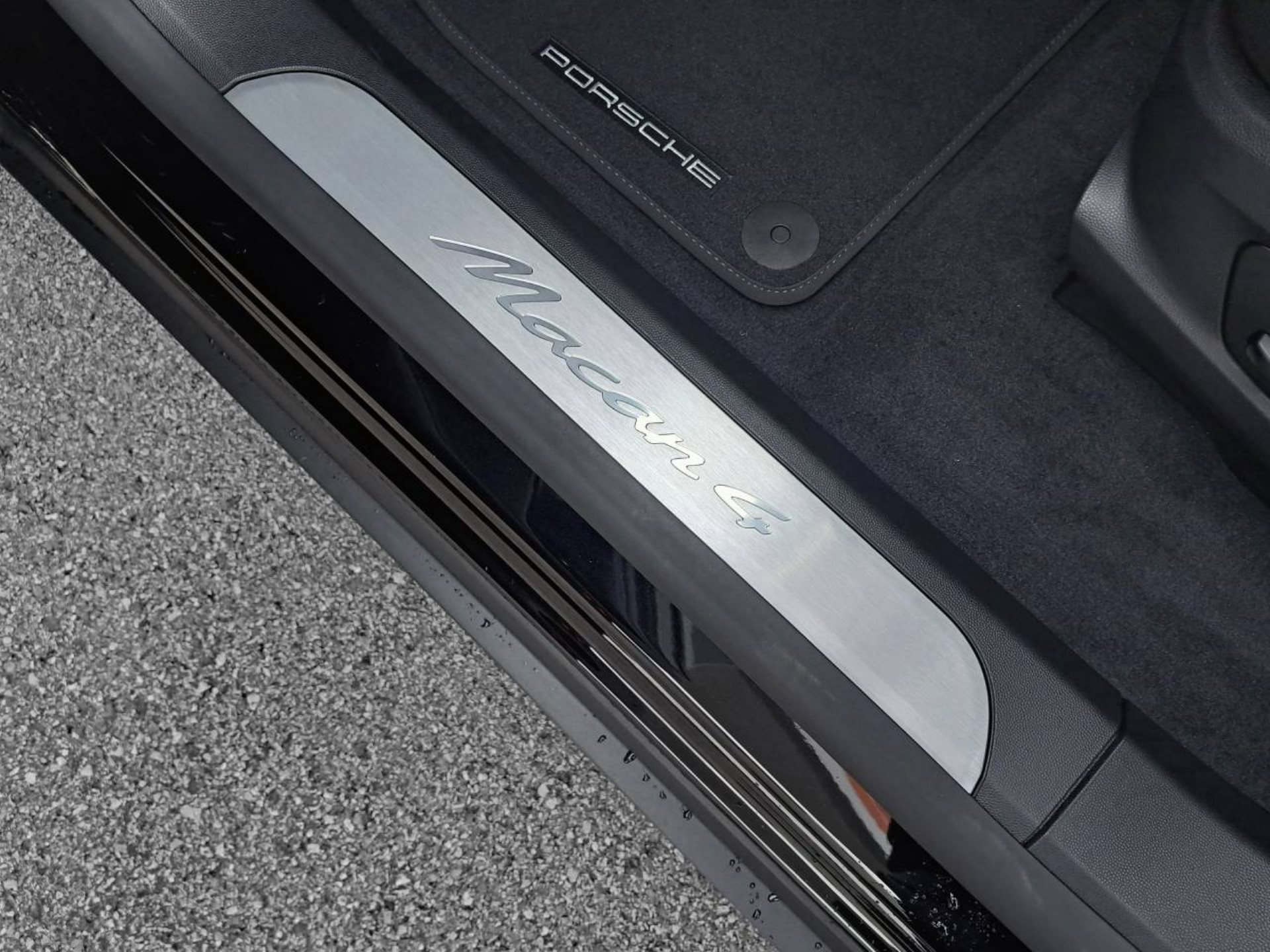 PORSCHE Macan 4-image-26