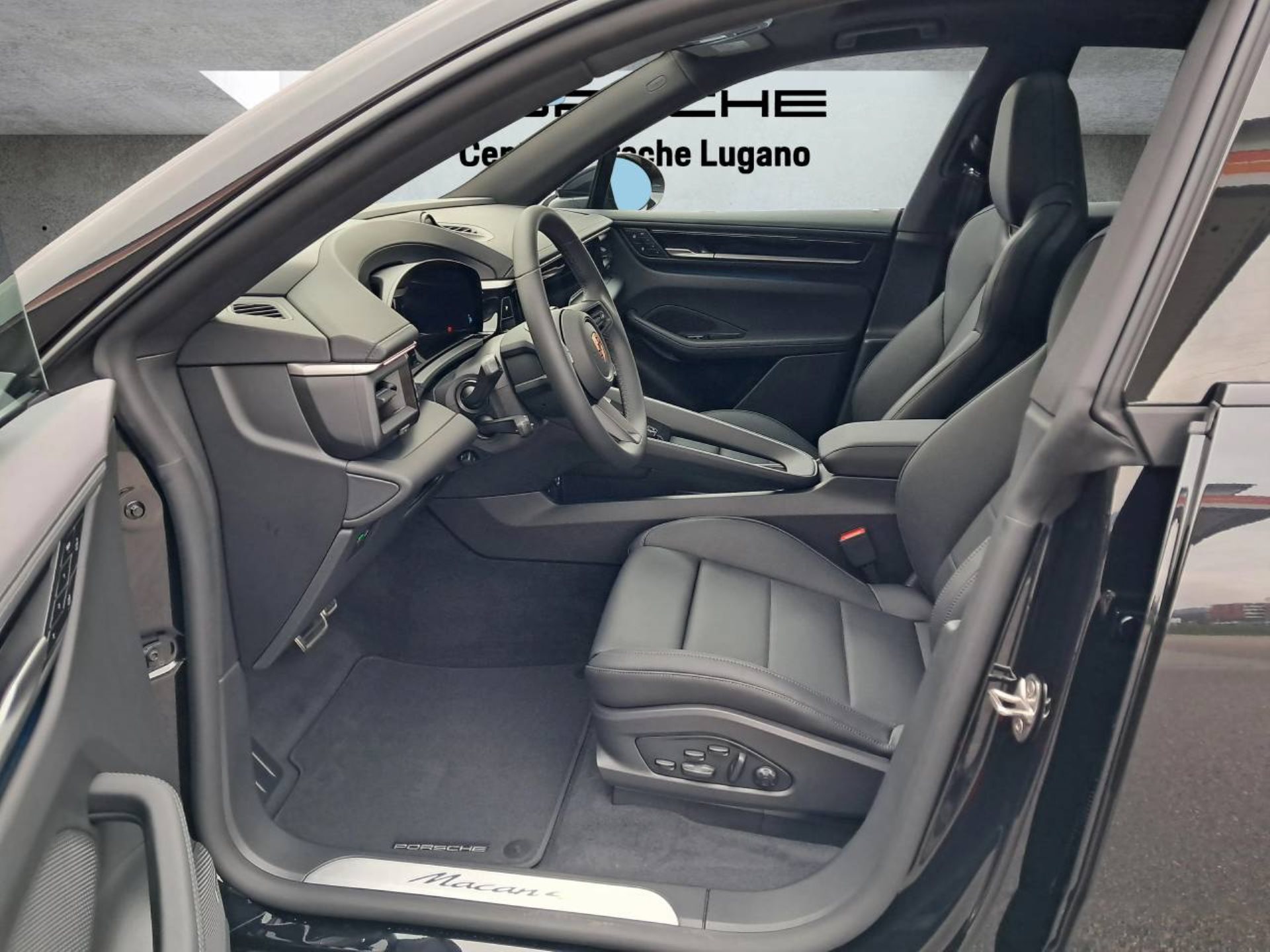 PORSCHE Macan 4-image-3