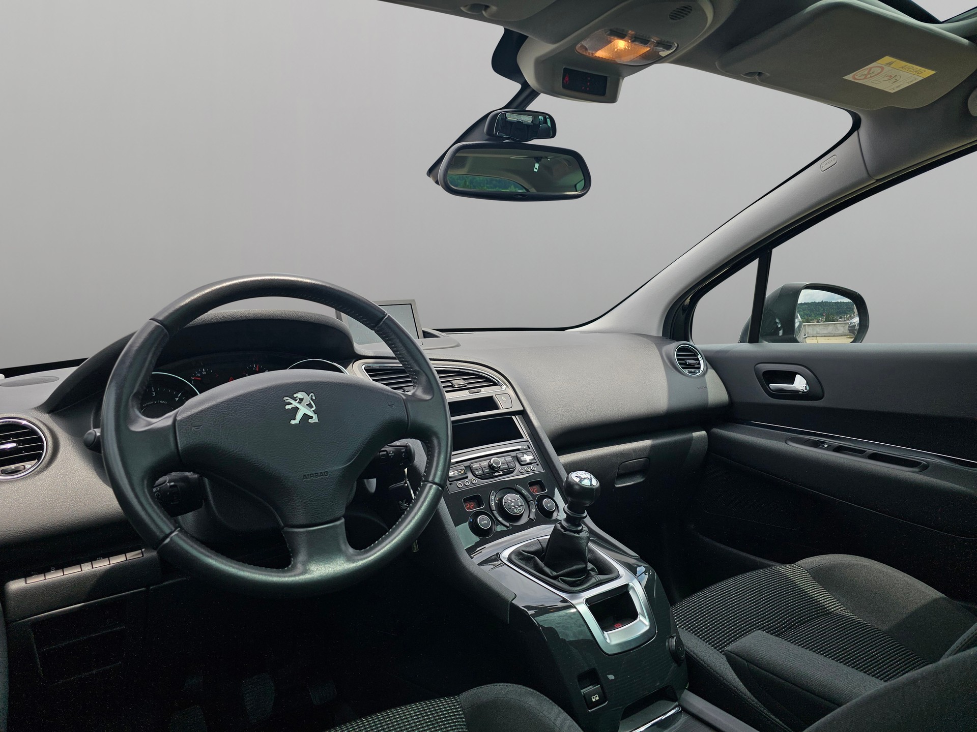 PEUGEOT 5008 2.0 HDI Business-image-9