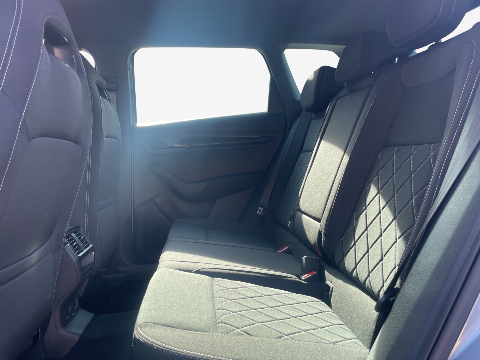 SKODA Karoq 2.0 TSI SportLine 4x4 DSG-image-14