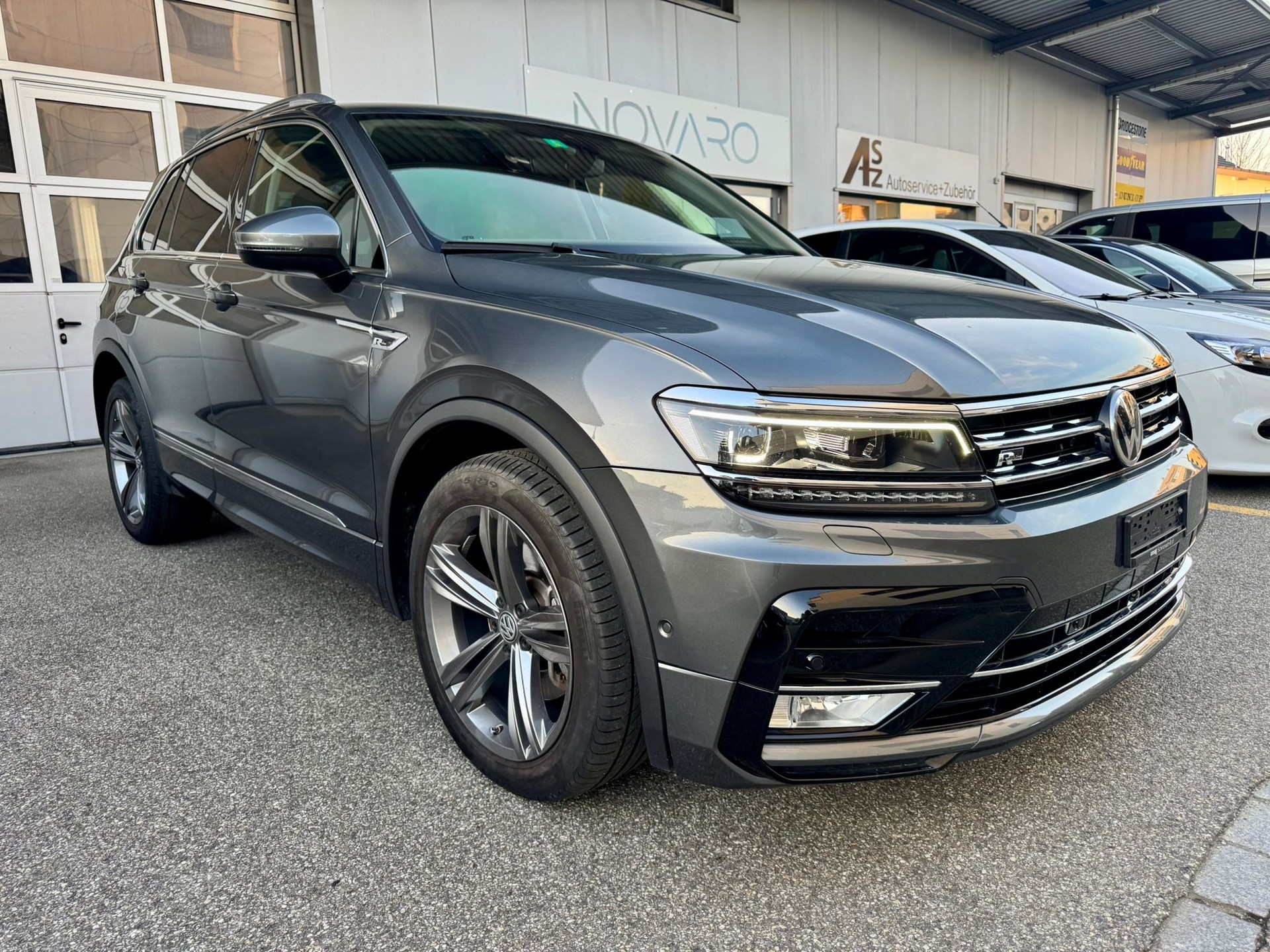 VW Tiguan 2.0 TDI SCR Highline 4Motion DSG-image-2