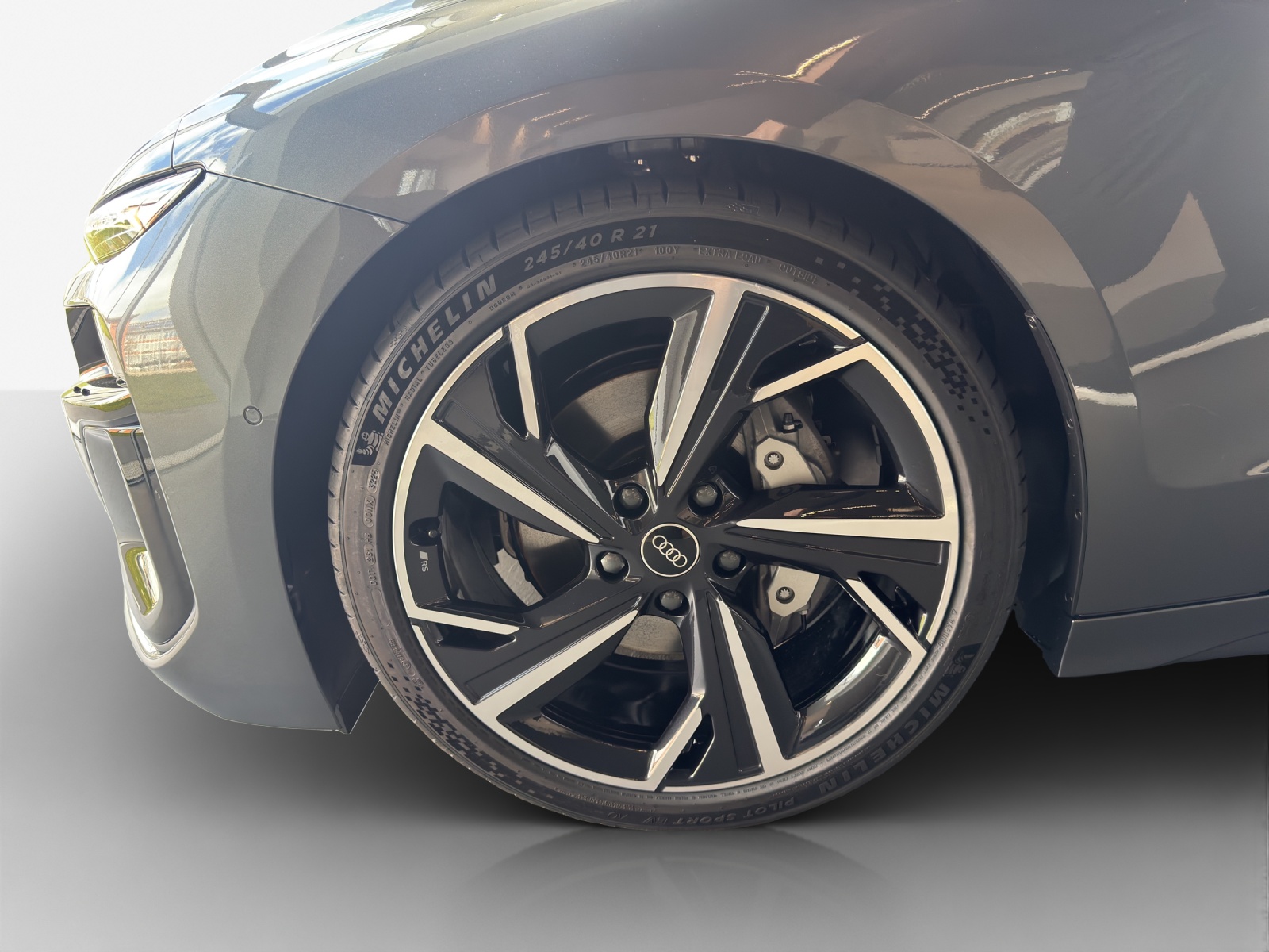 AUDI A6 Avant e-tron quattro-image-12