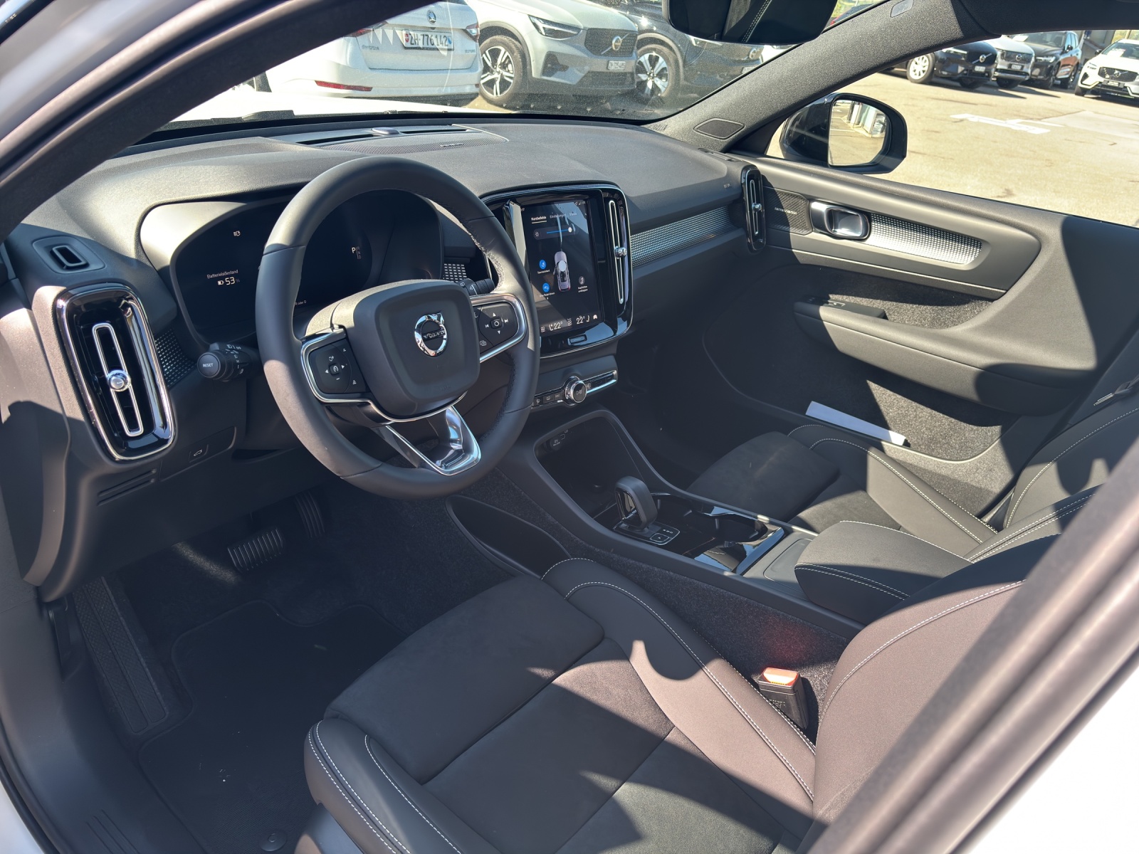 VOLVO EX40 Twin XCENTRIC Edition AWD-image-9