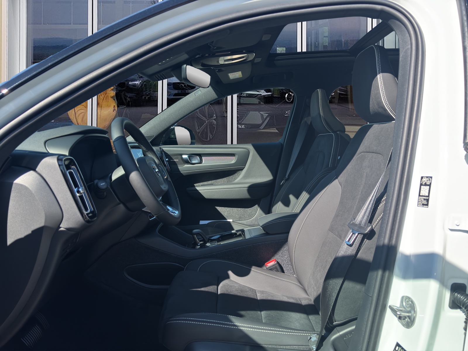 VOLVO EX40 Twin XCENTRIC Edition AWD-image-8