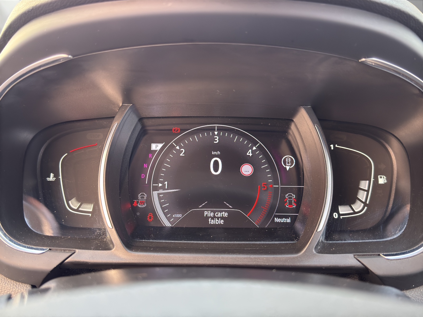 RENAULT Grand Scénic 1.8 dCi Initiale Paris EDC-image-10