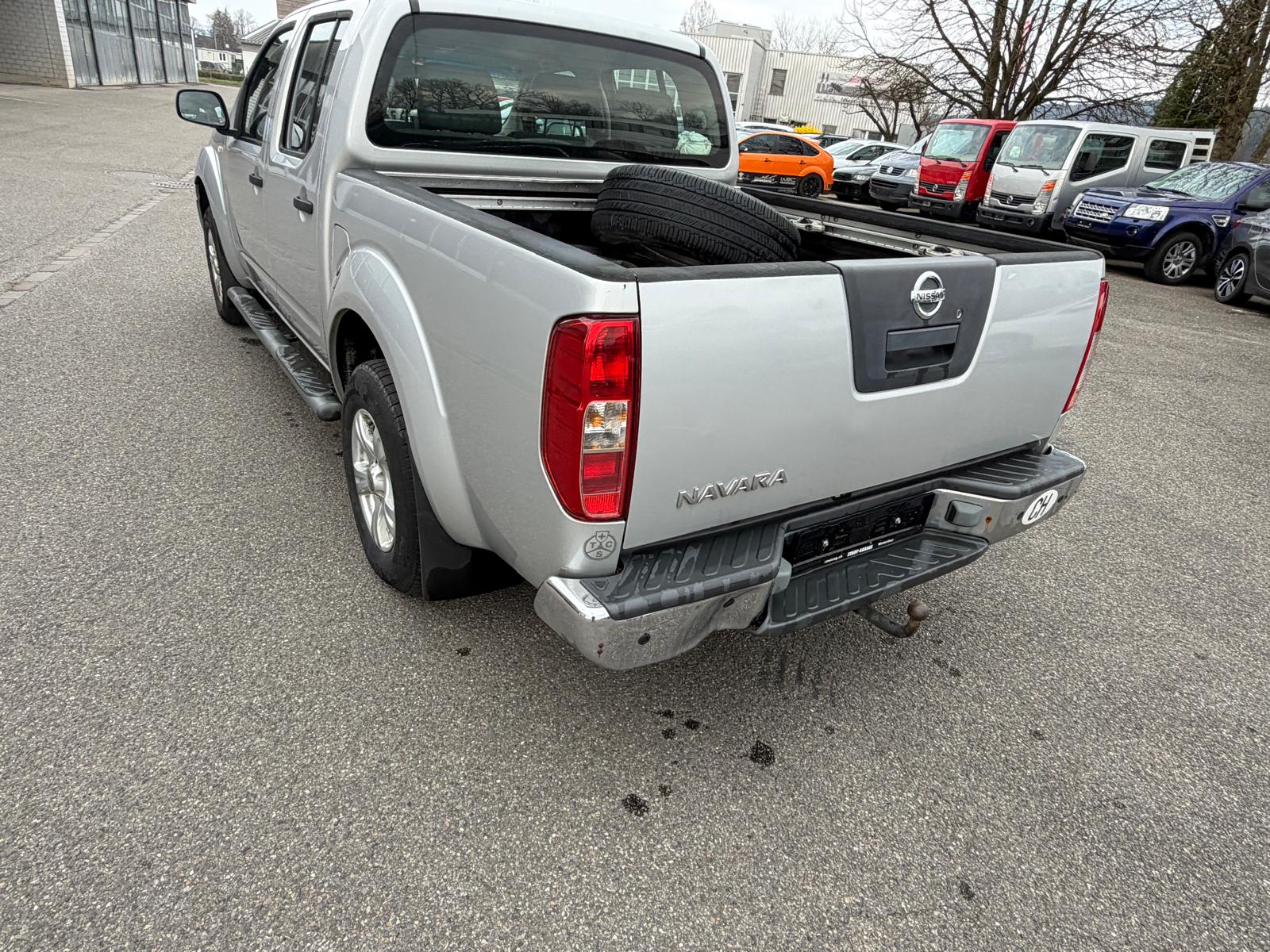 NISSAN Navara Double Cab LE 2.5 dCiA 4WD-image-1